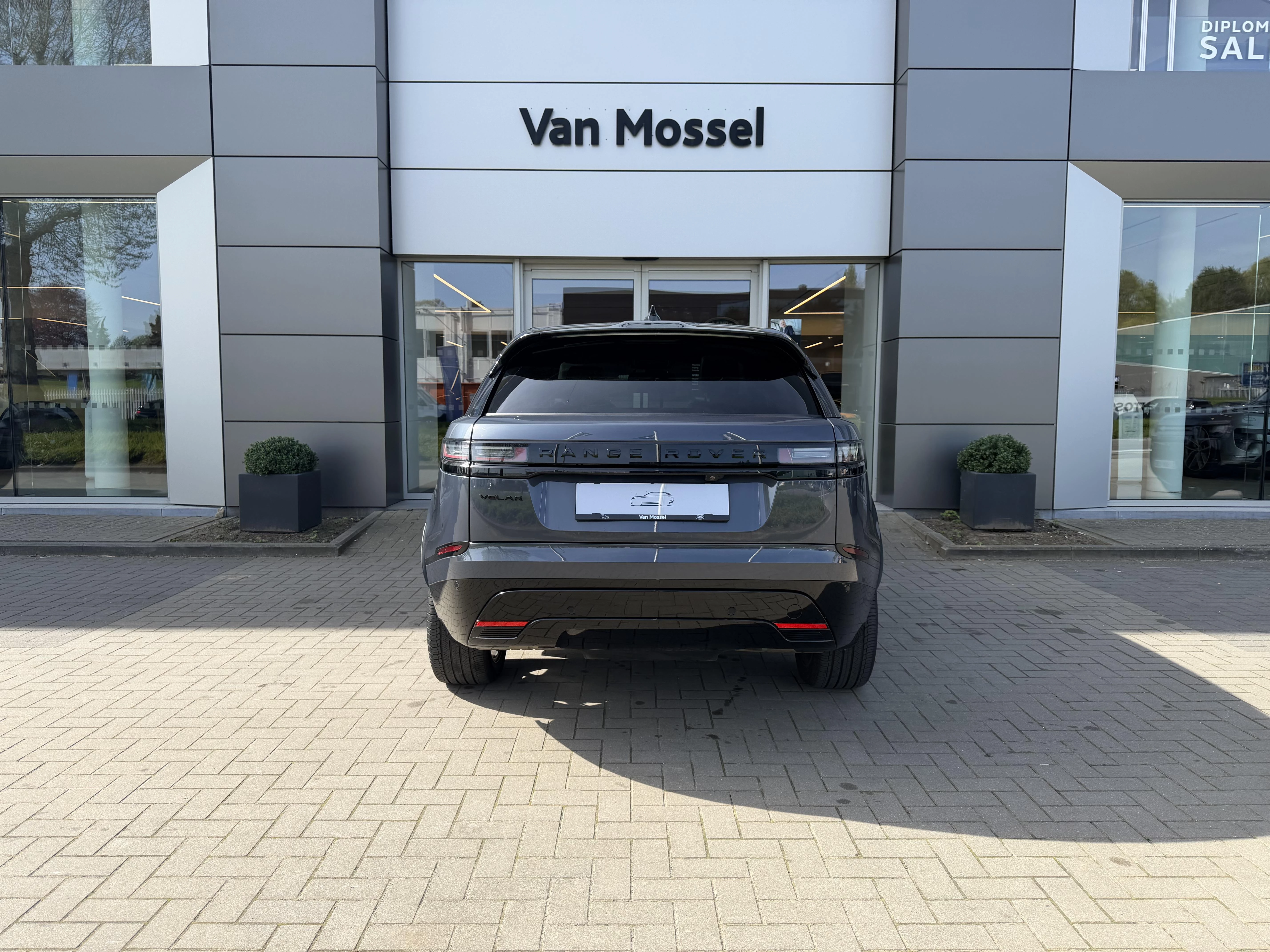 Land Rover-Range Rover Velar-image-7