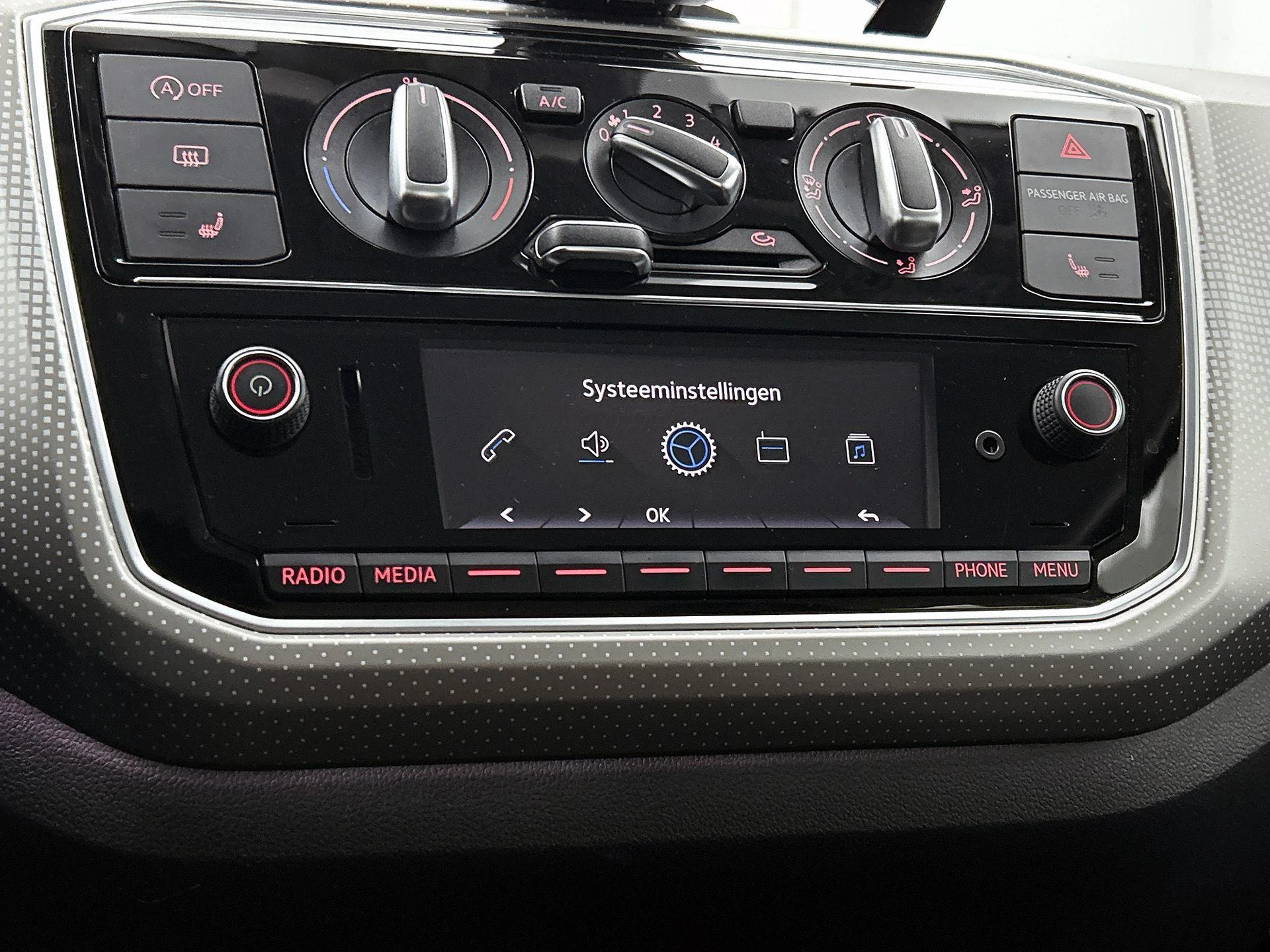 Volkswagen-up!-image-6