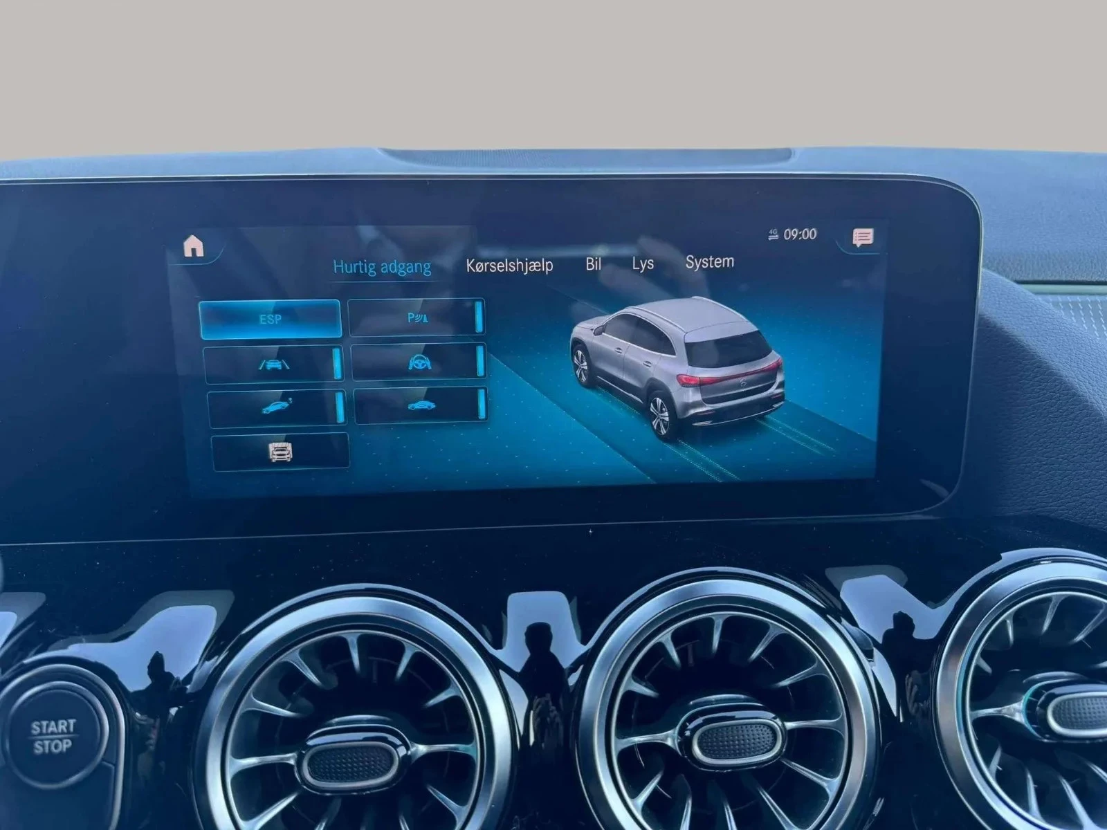 Mercedes-Benz-EQA-image-14