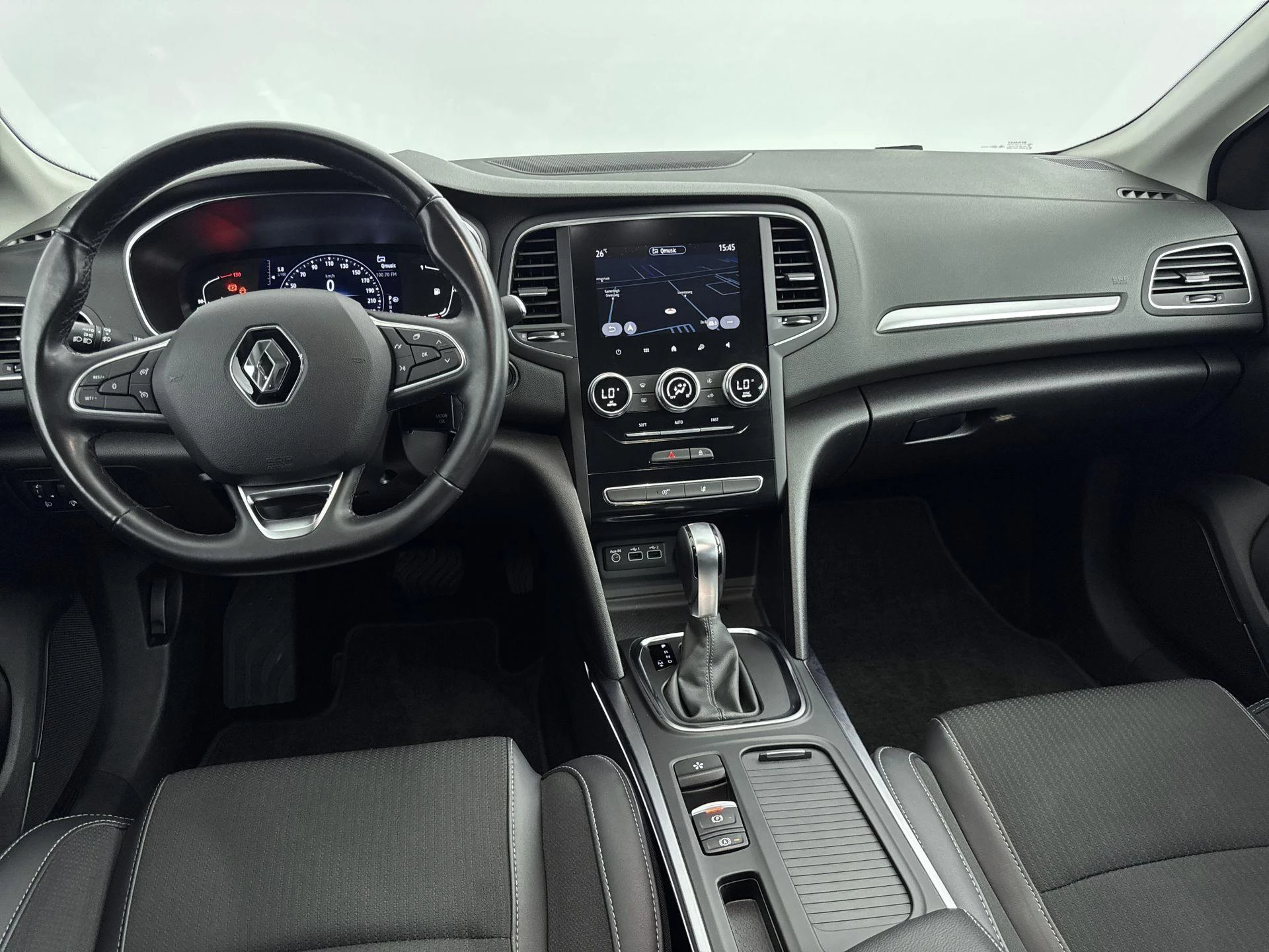 Renault-Mégane Estate-image-17