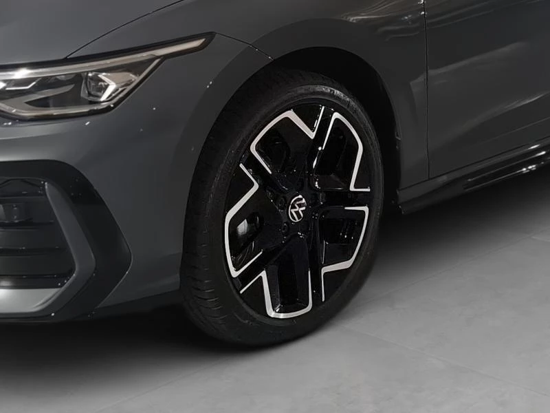 Volkswagen-Golf-image-18