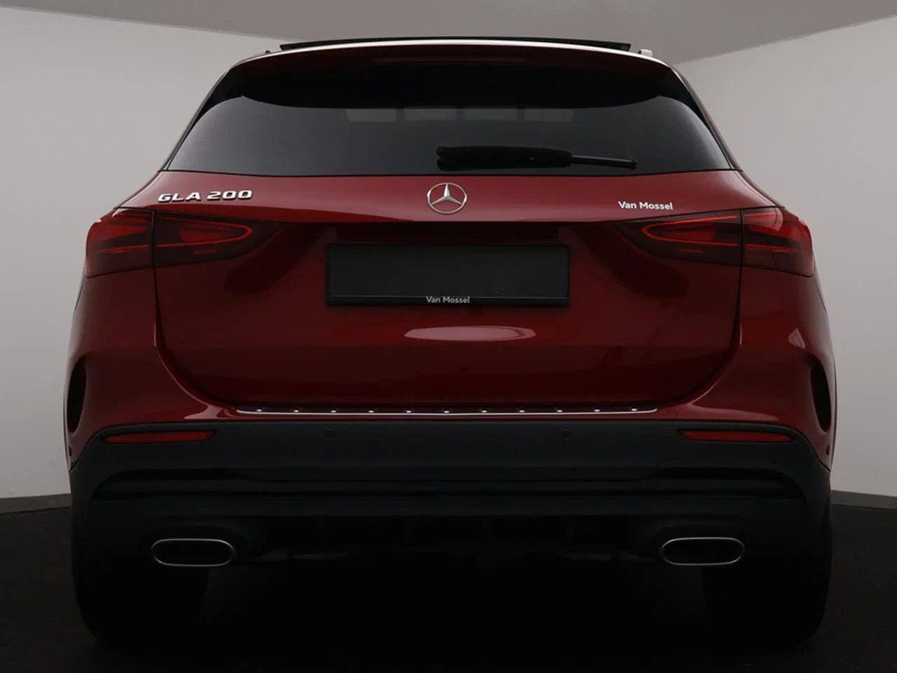 Mercedes-Benz-GLA-image-4