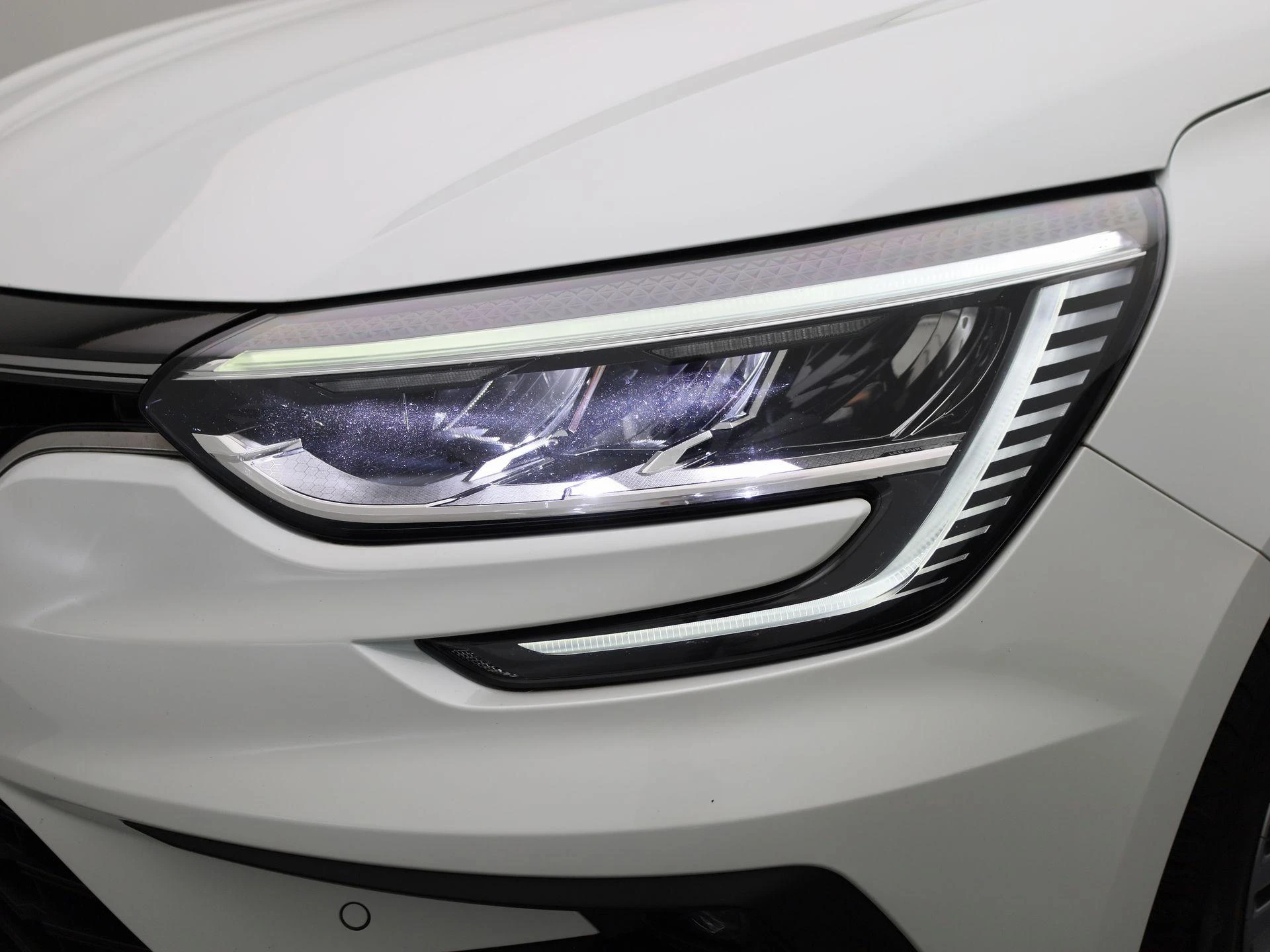 Renault-Mégane Estate-image-14