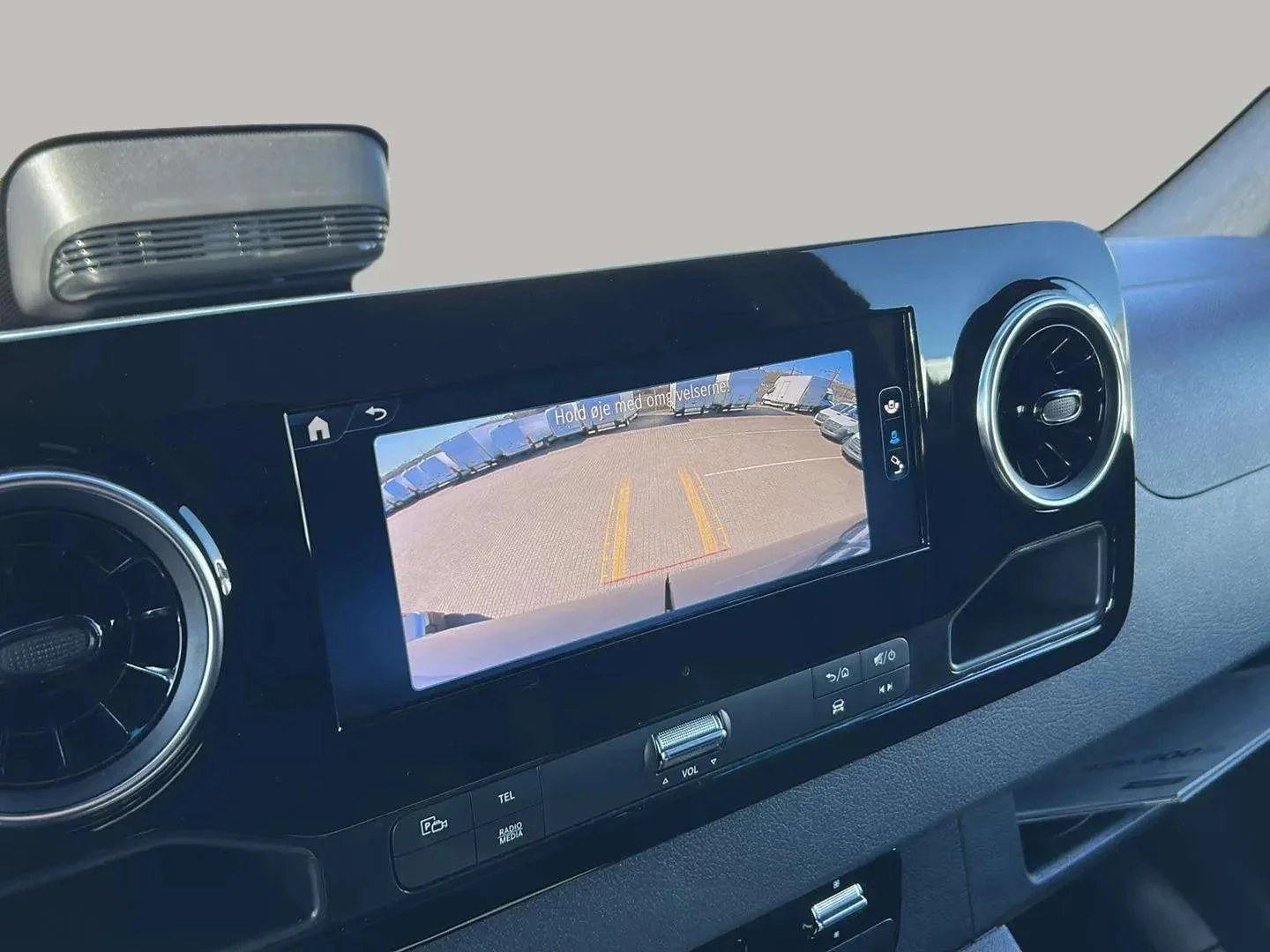 Mercedes-Benz-Sprinter-image-15