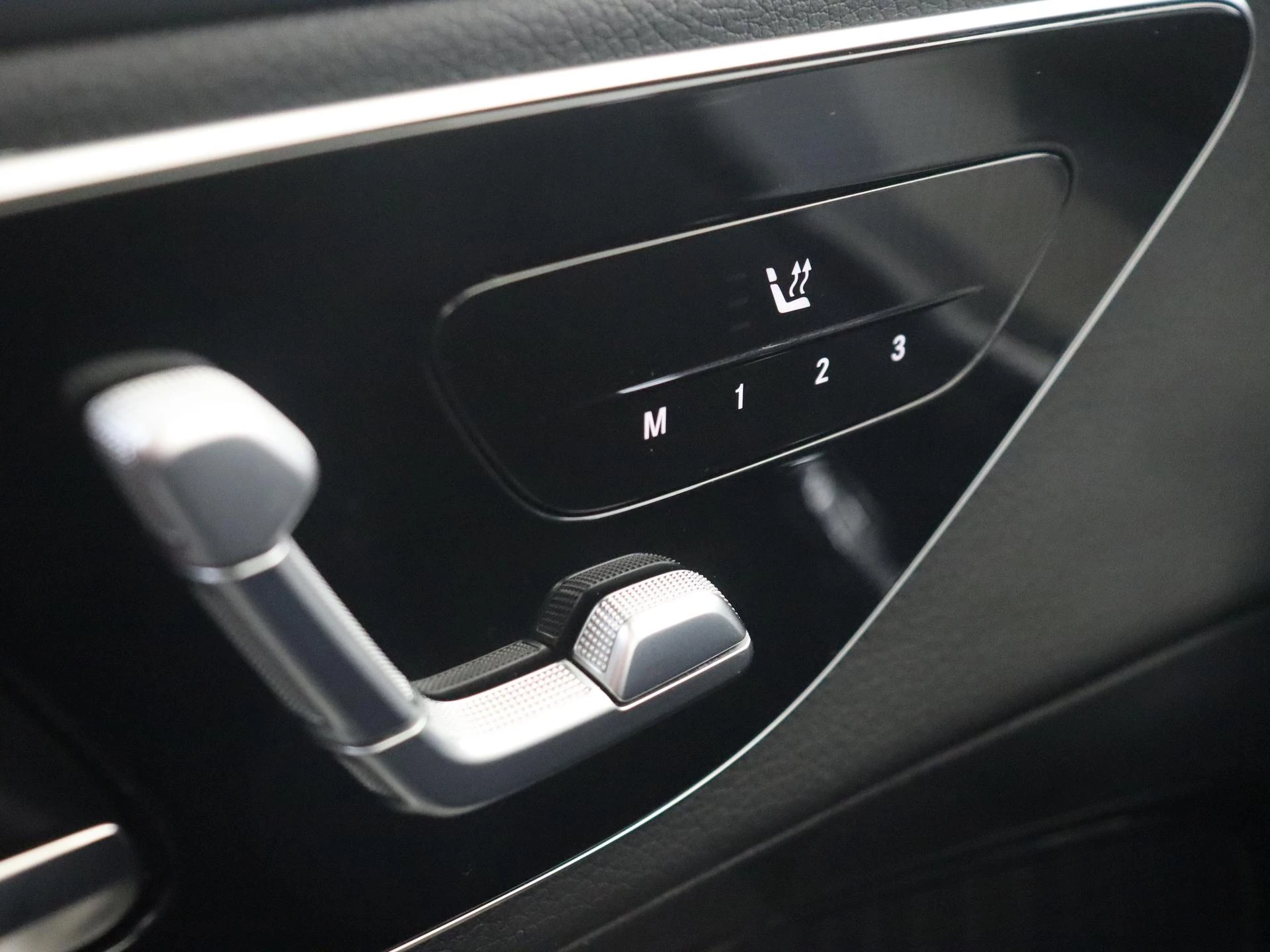 Mercedes-Benz-GLC-image-30