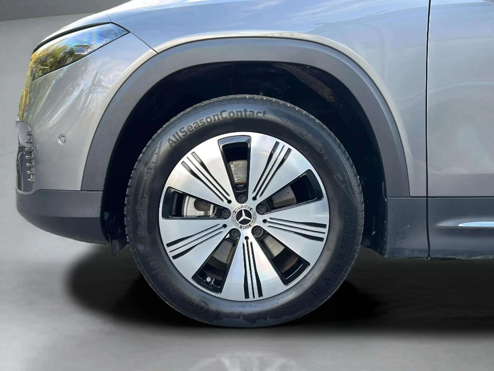 Mercedes-Benz-EQB-image-8