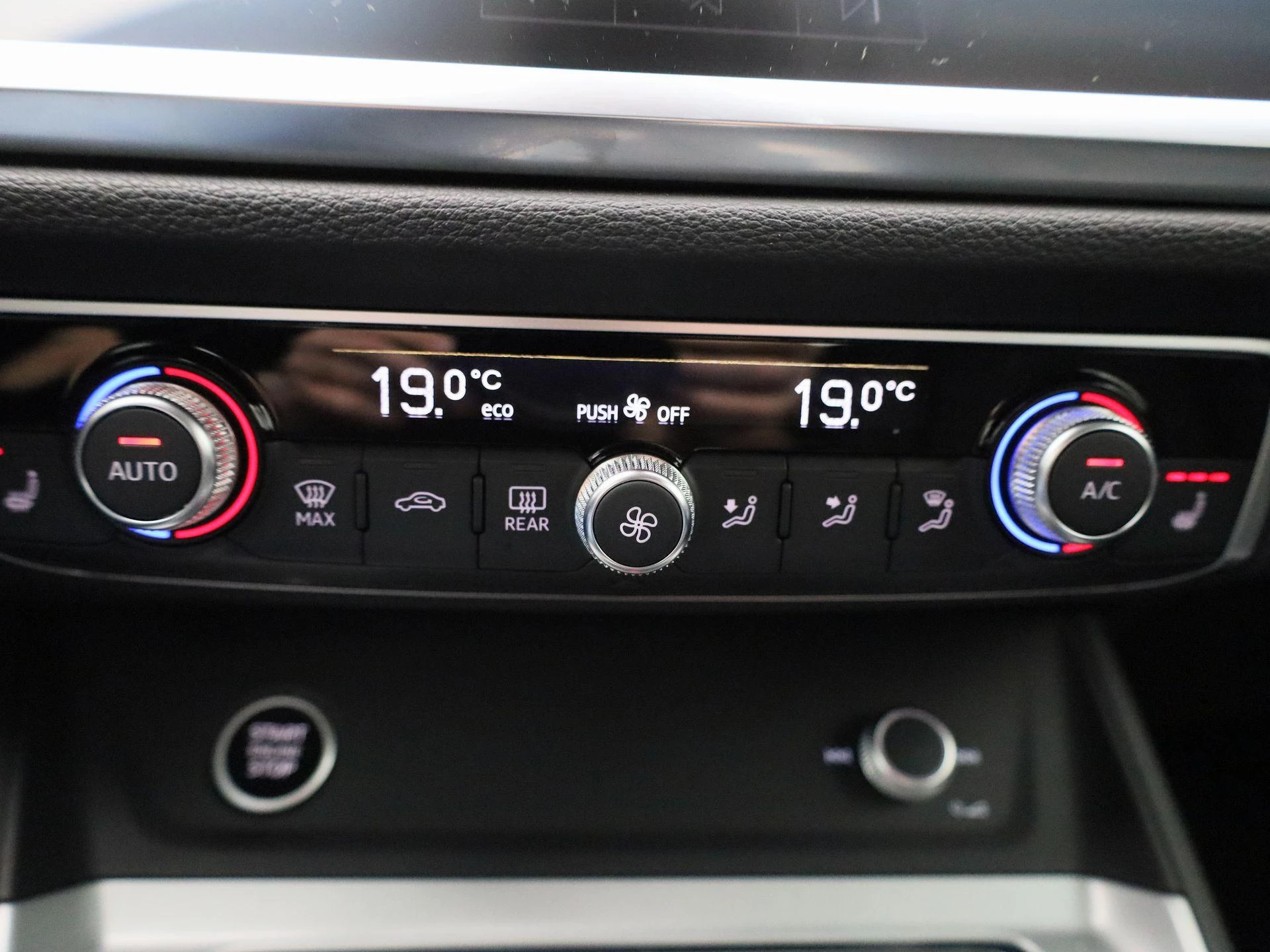 Audi Q3 45 TFSI-e S tronic Bus. Ed. Attraction