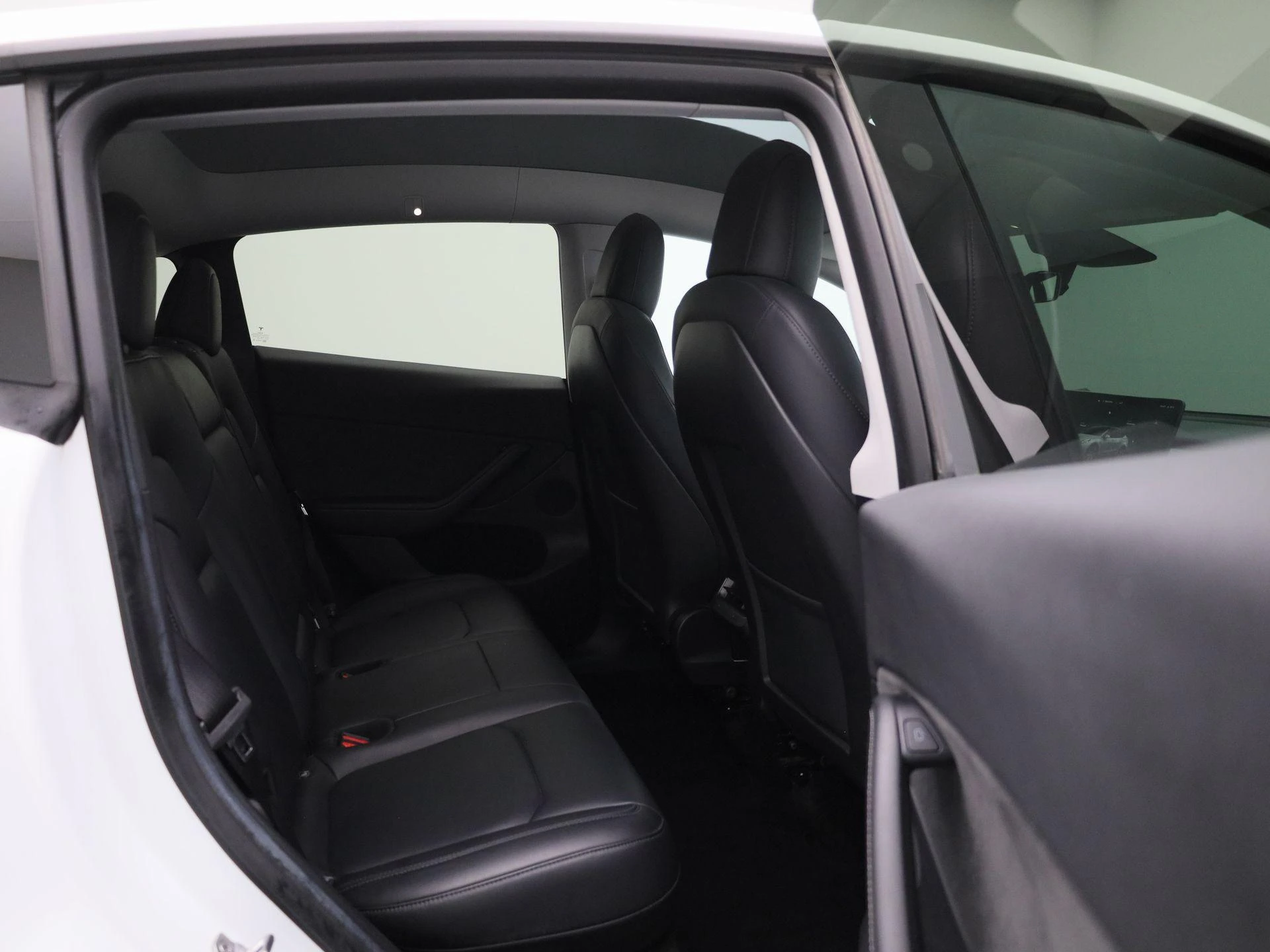 Tesla-Model Y-image-40
