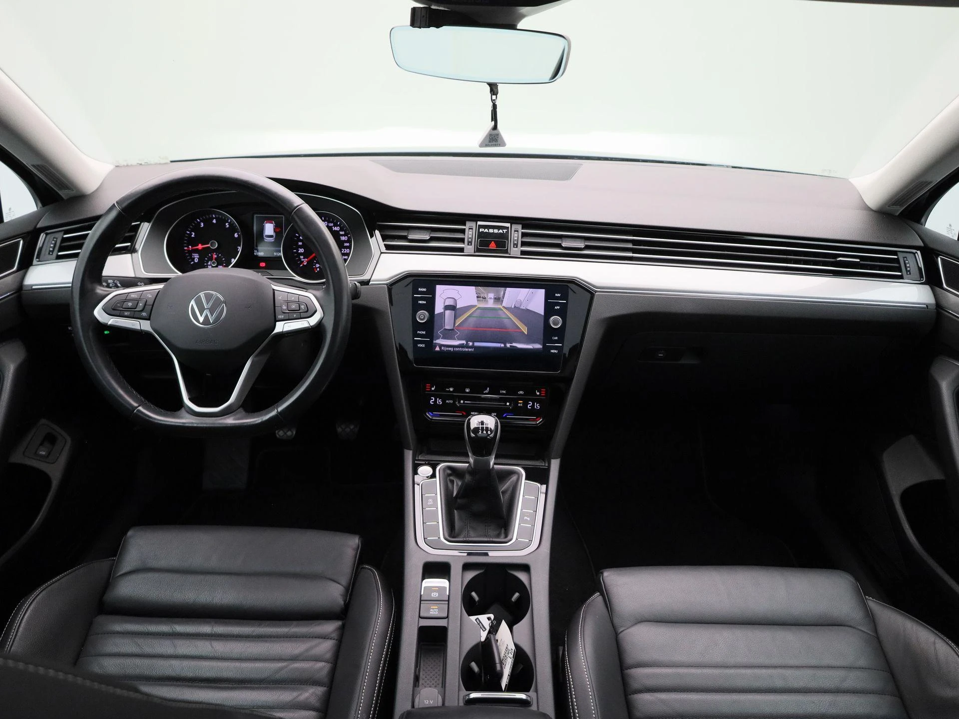 Volkswagen-Passat-image-39