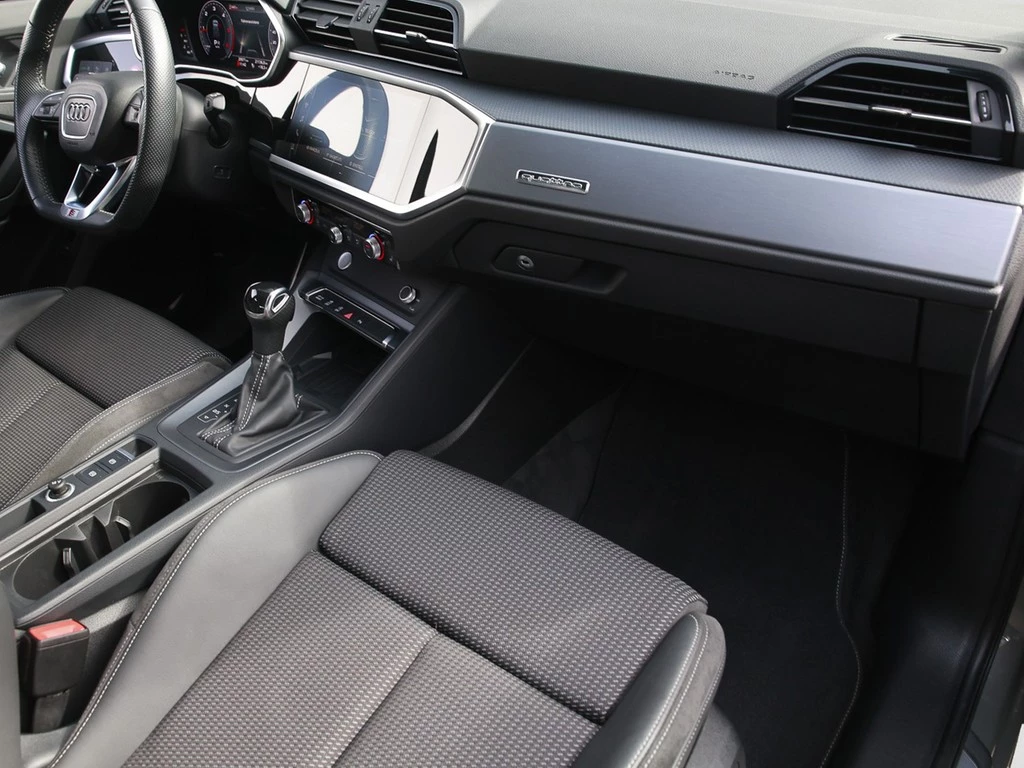 Audi Q3 40 TDI S line Navi Panorama AHK Kamera