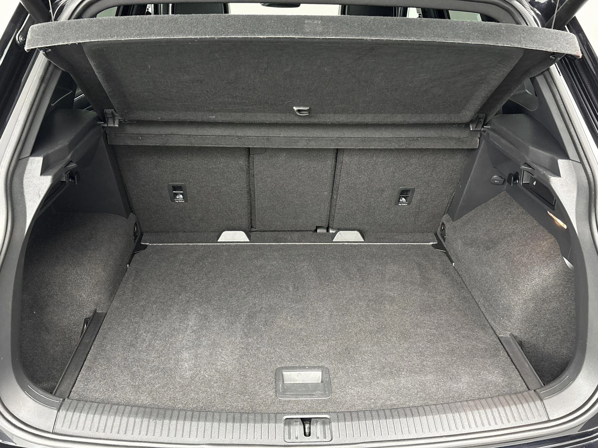 Volkswagen-Tiguan-image-16