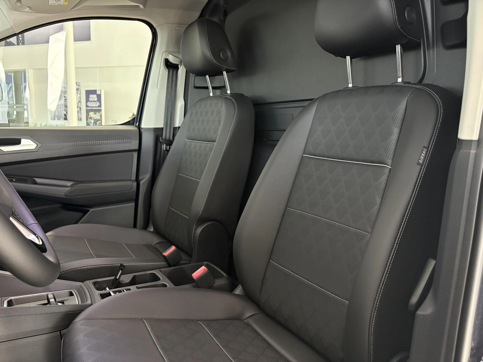 Ford-Transit Connect-image-13