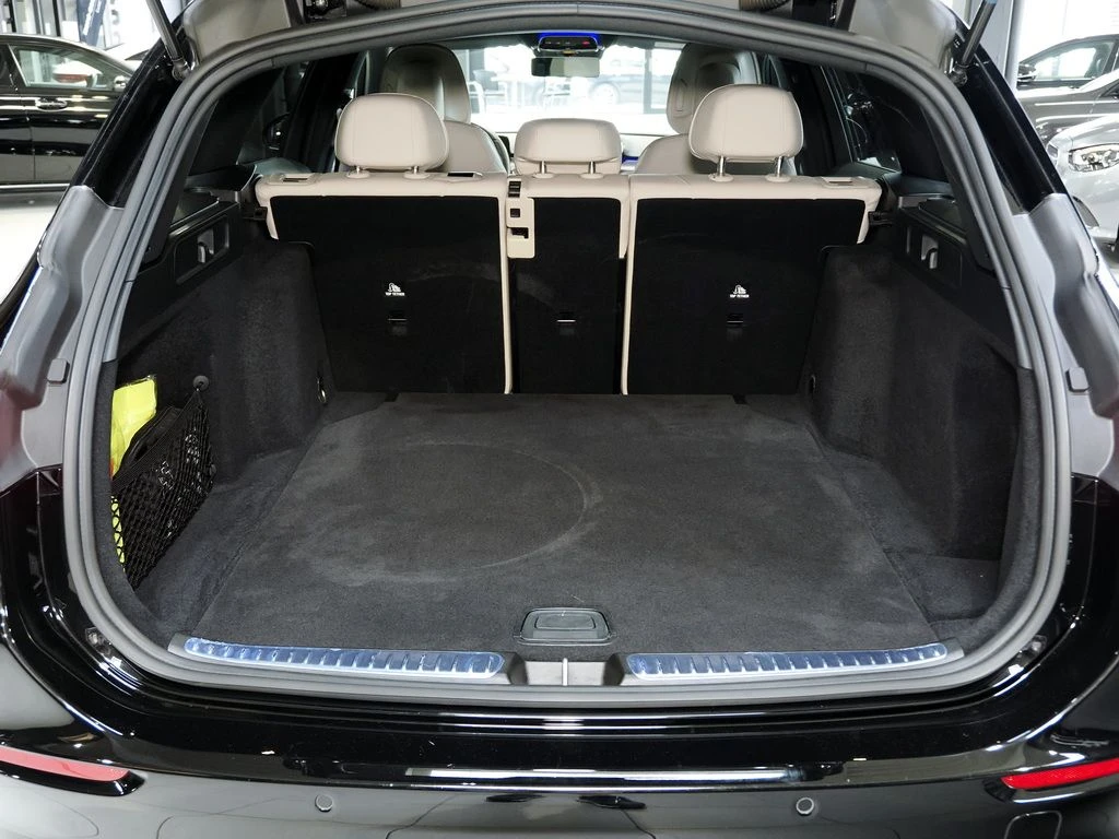 Mercedes-Benz-C-Klasse 300 d-image-13