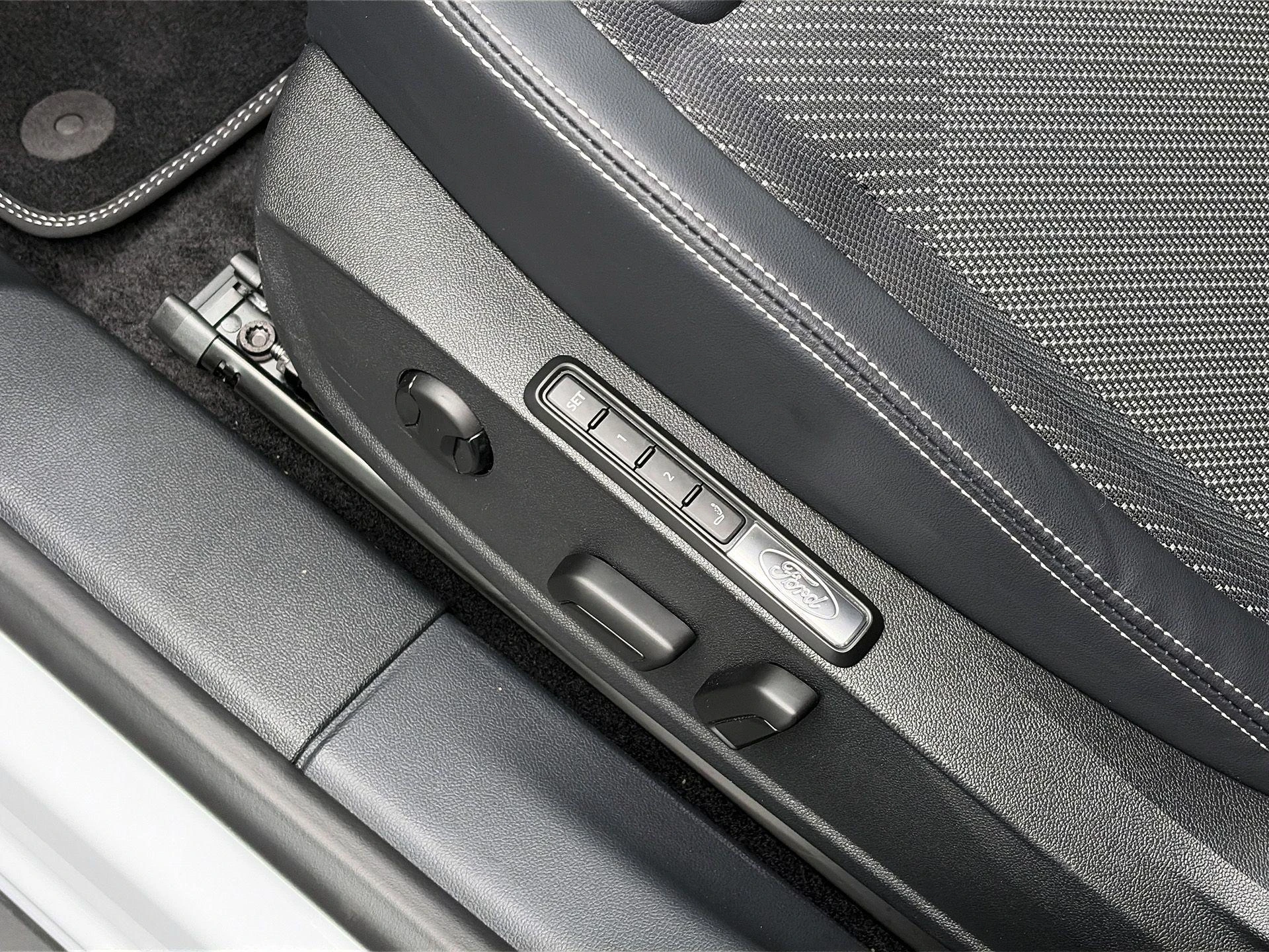 Ford-Explorer-image-18