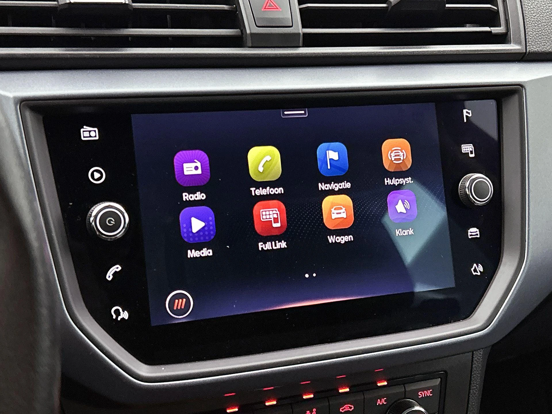 SEAT-Arona-image-7