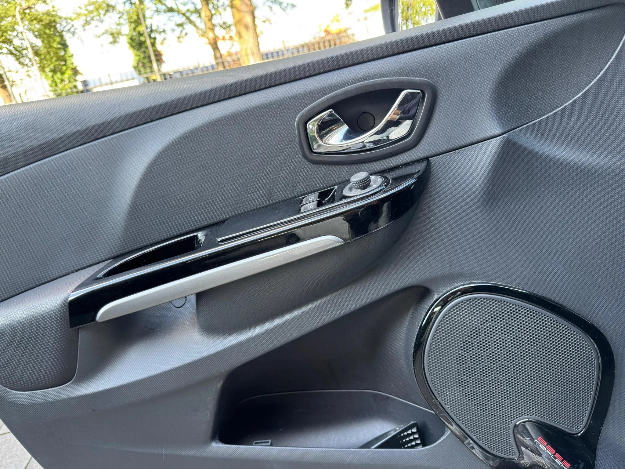 Renault-Clio-image-6