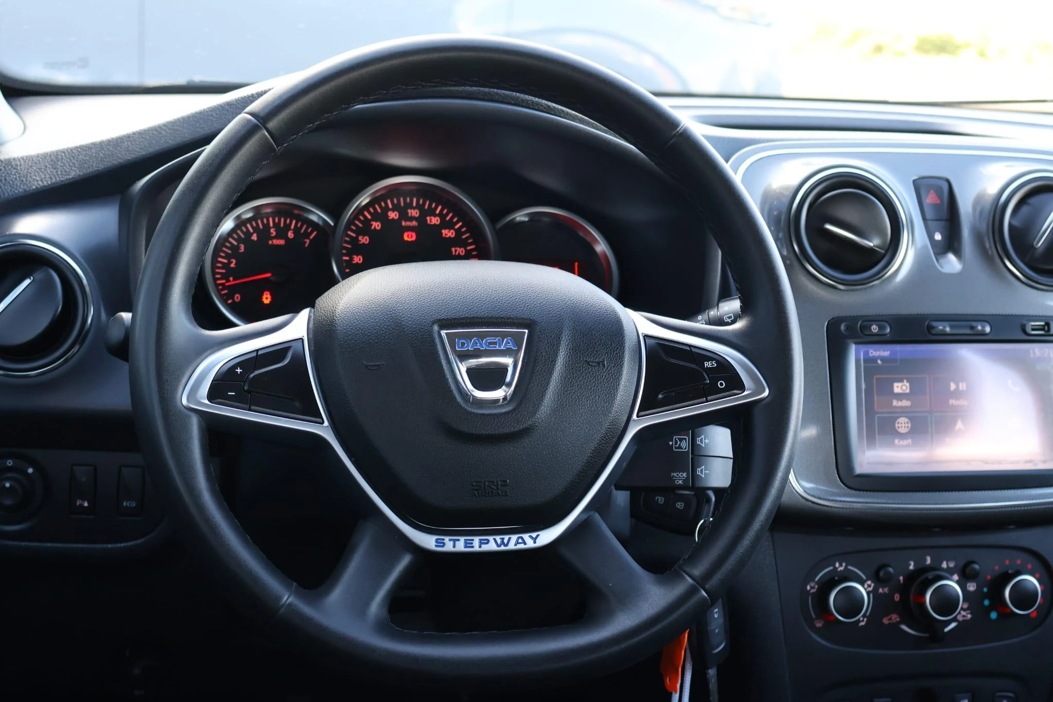 Dacia-Sandero Stepway-image-10