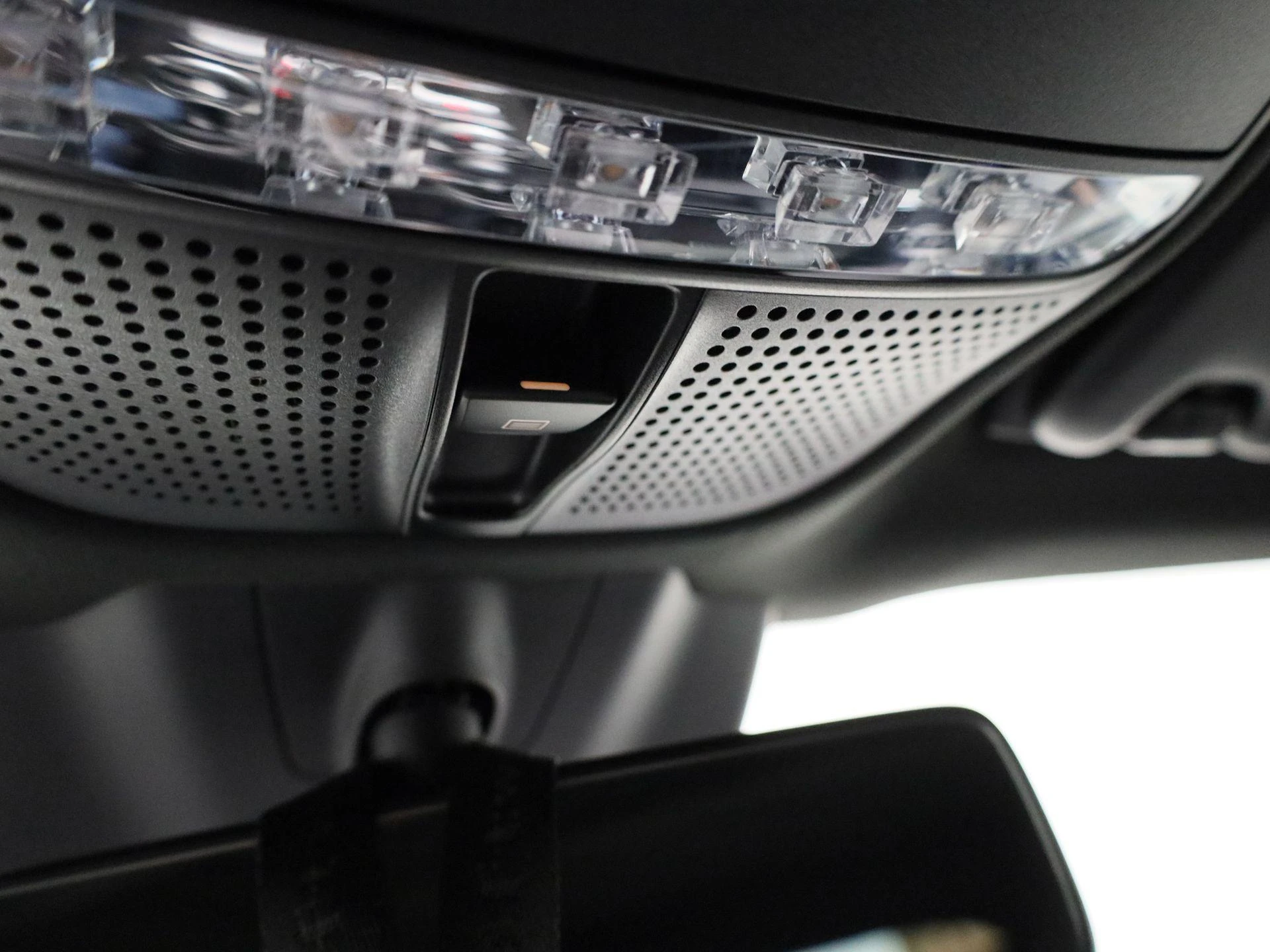 Mercedes-Benz-GLC-image-28