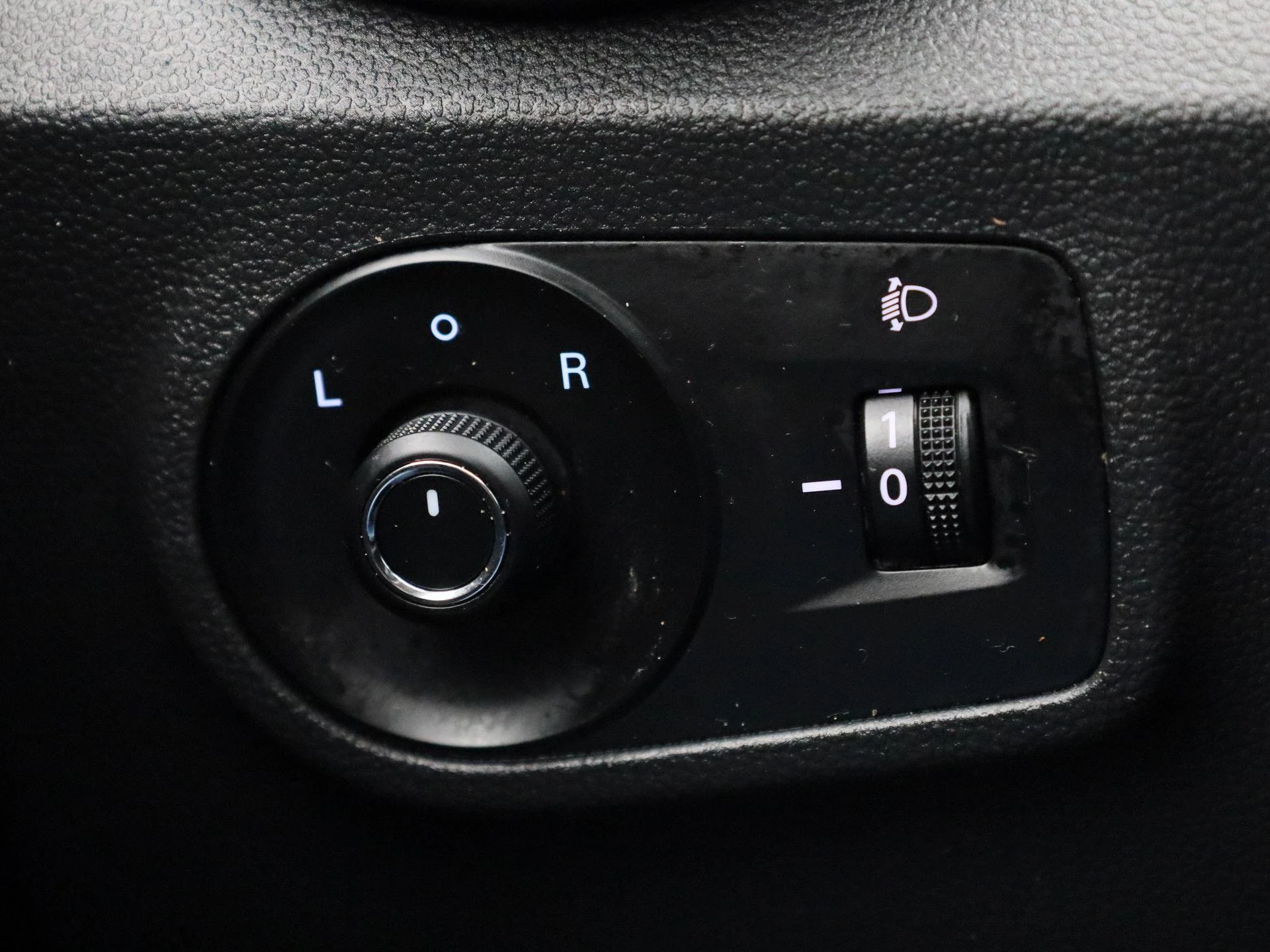MG-ZS EV-image-19