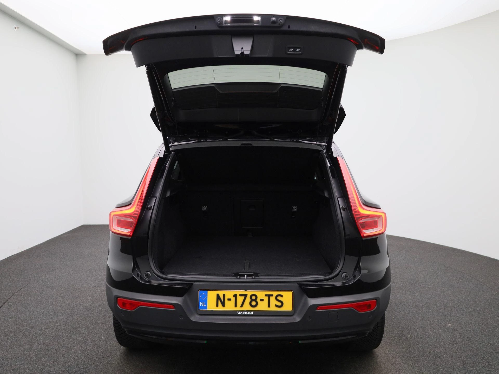 Volvo-XC40-image-10