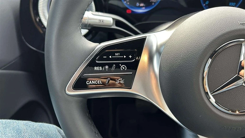 Mercedes-Benz-CLA-image-10