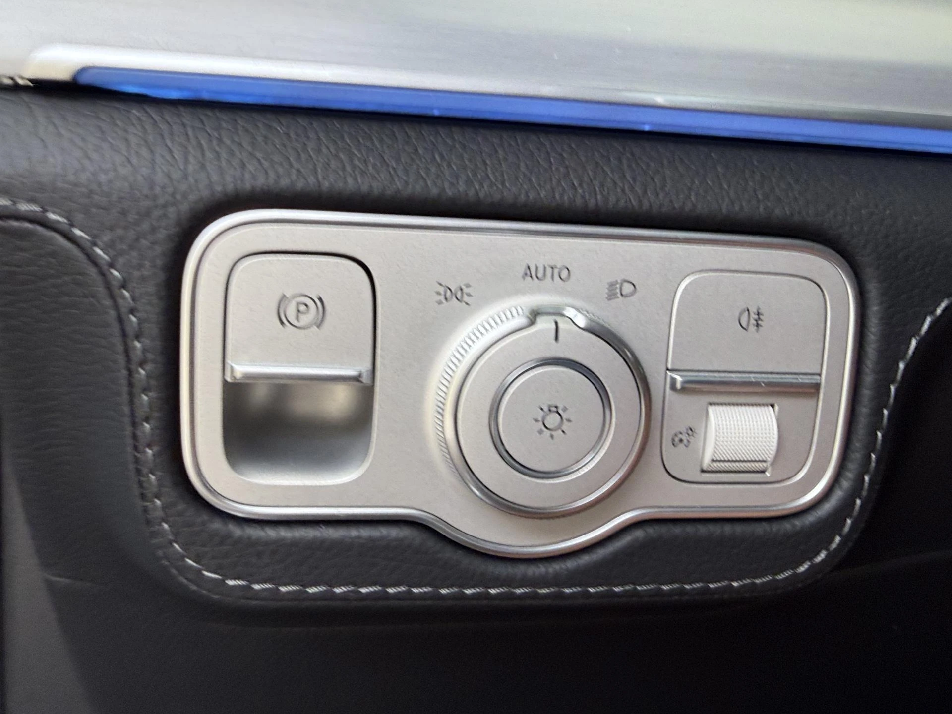 Mercedes-Benz-GLE-image-24