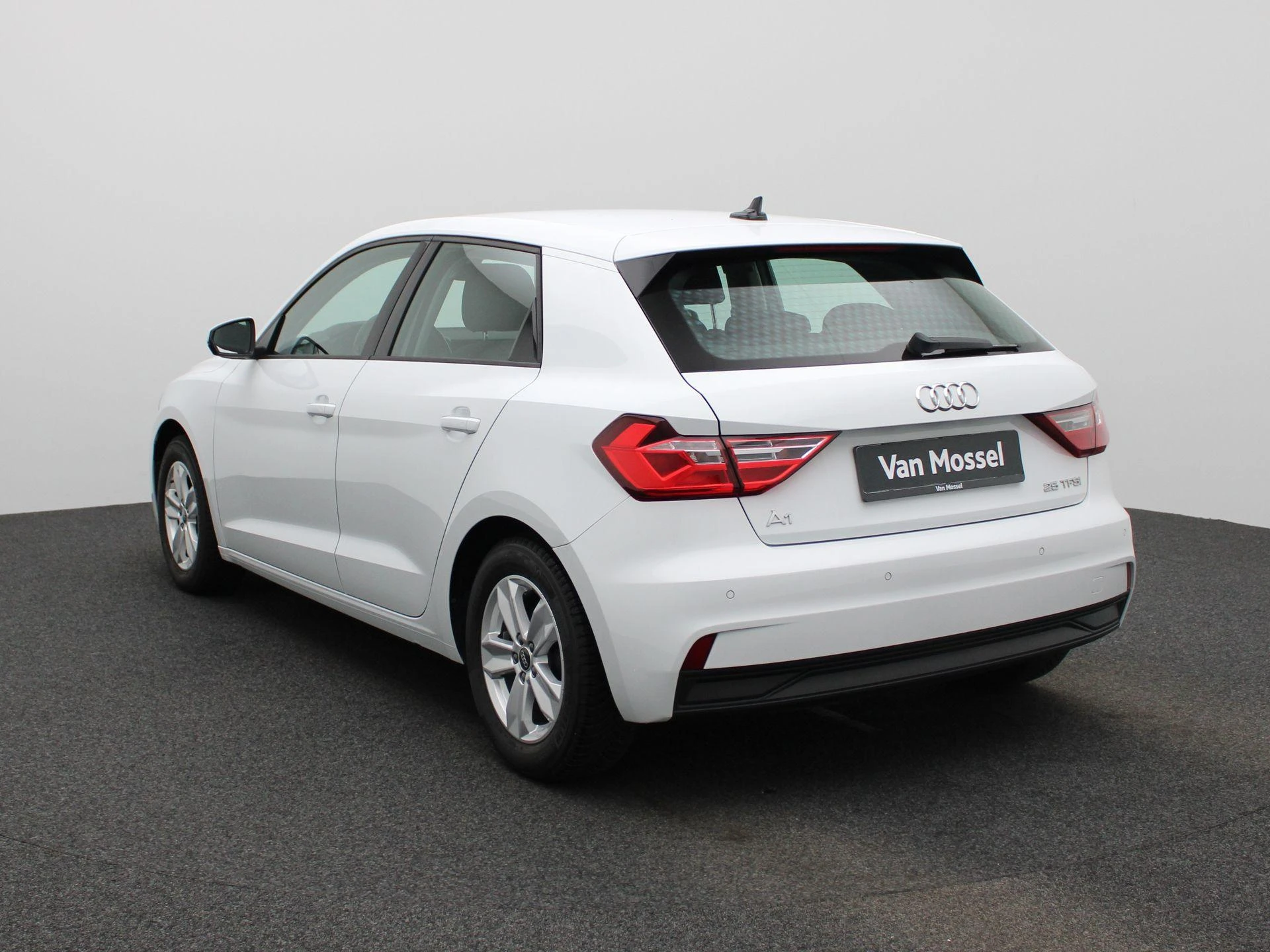 Audi-A1 Sportback-image-1