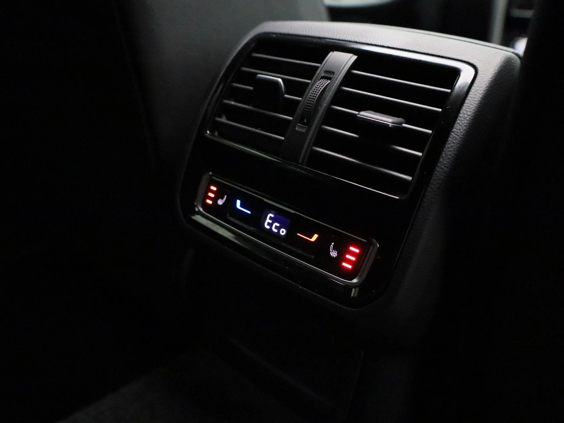 Volkswagen-Arteon-image-51