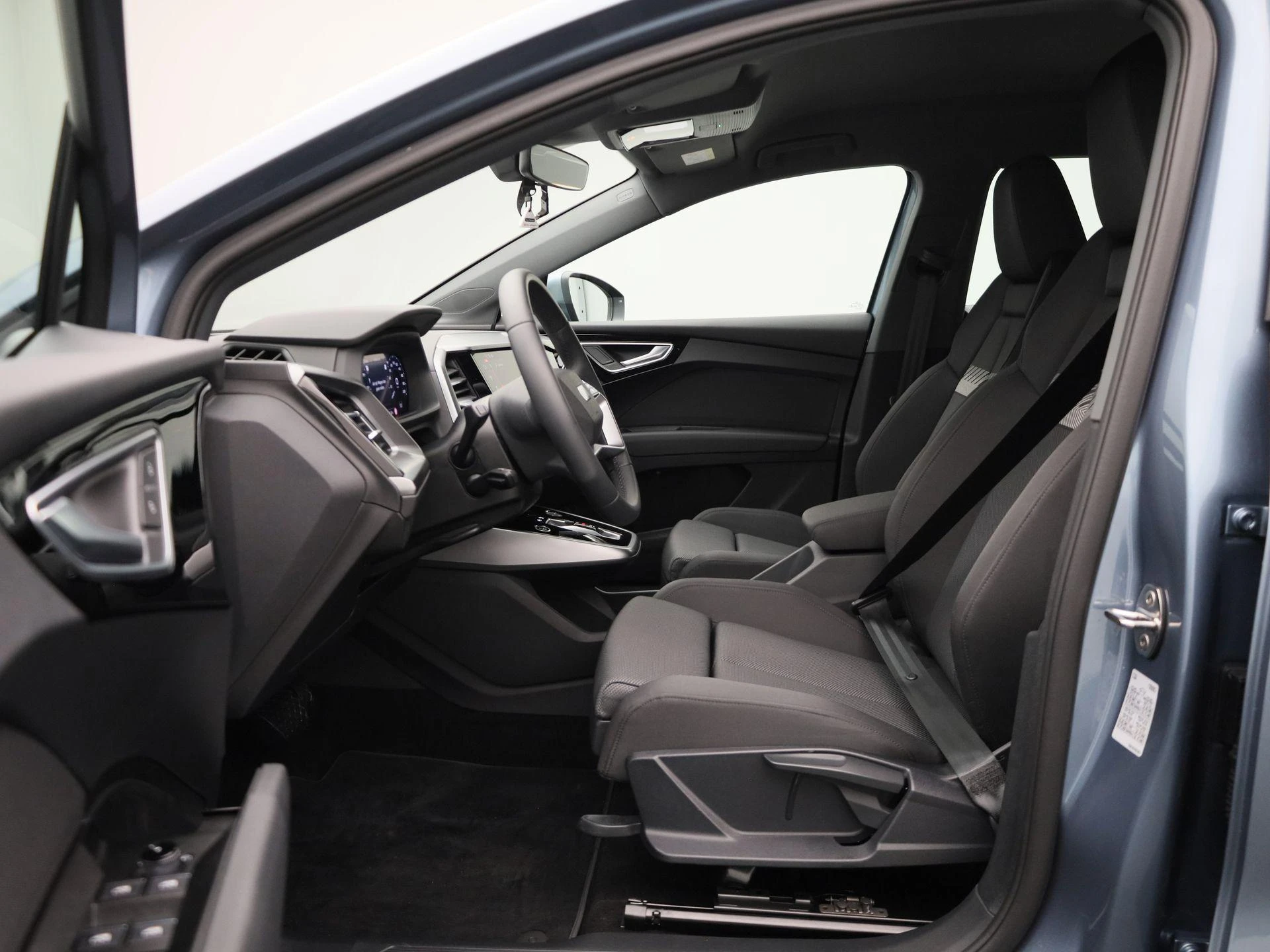 Audi-Q4 e-tron-image-10