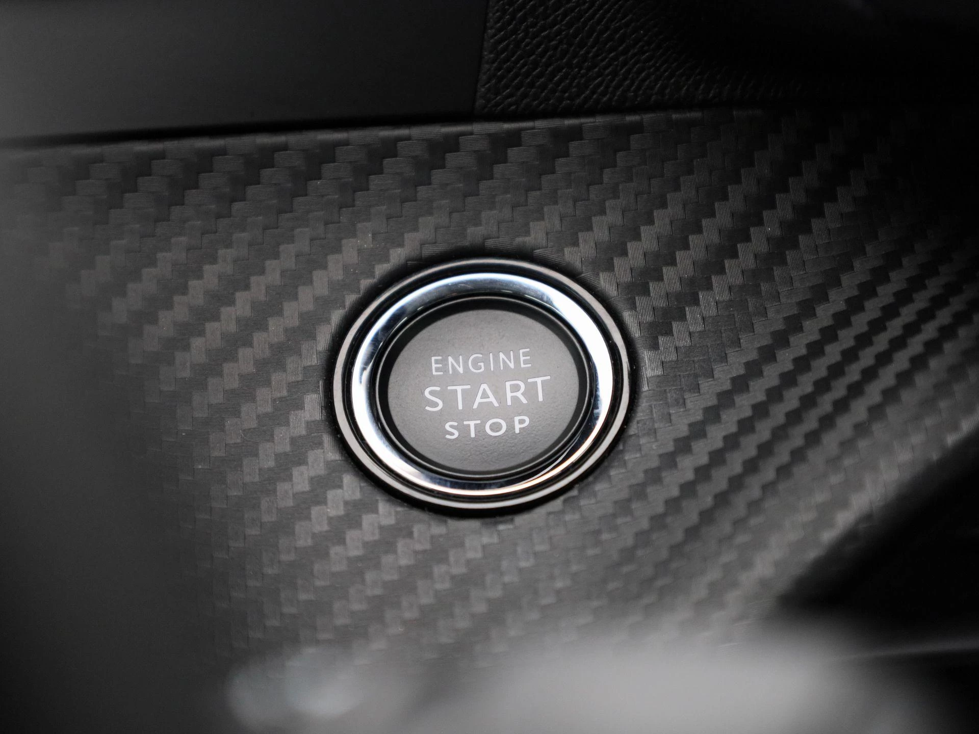 Peugeot-e-208-image-25