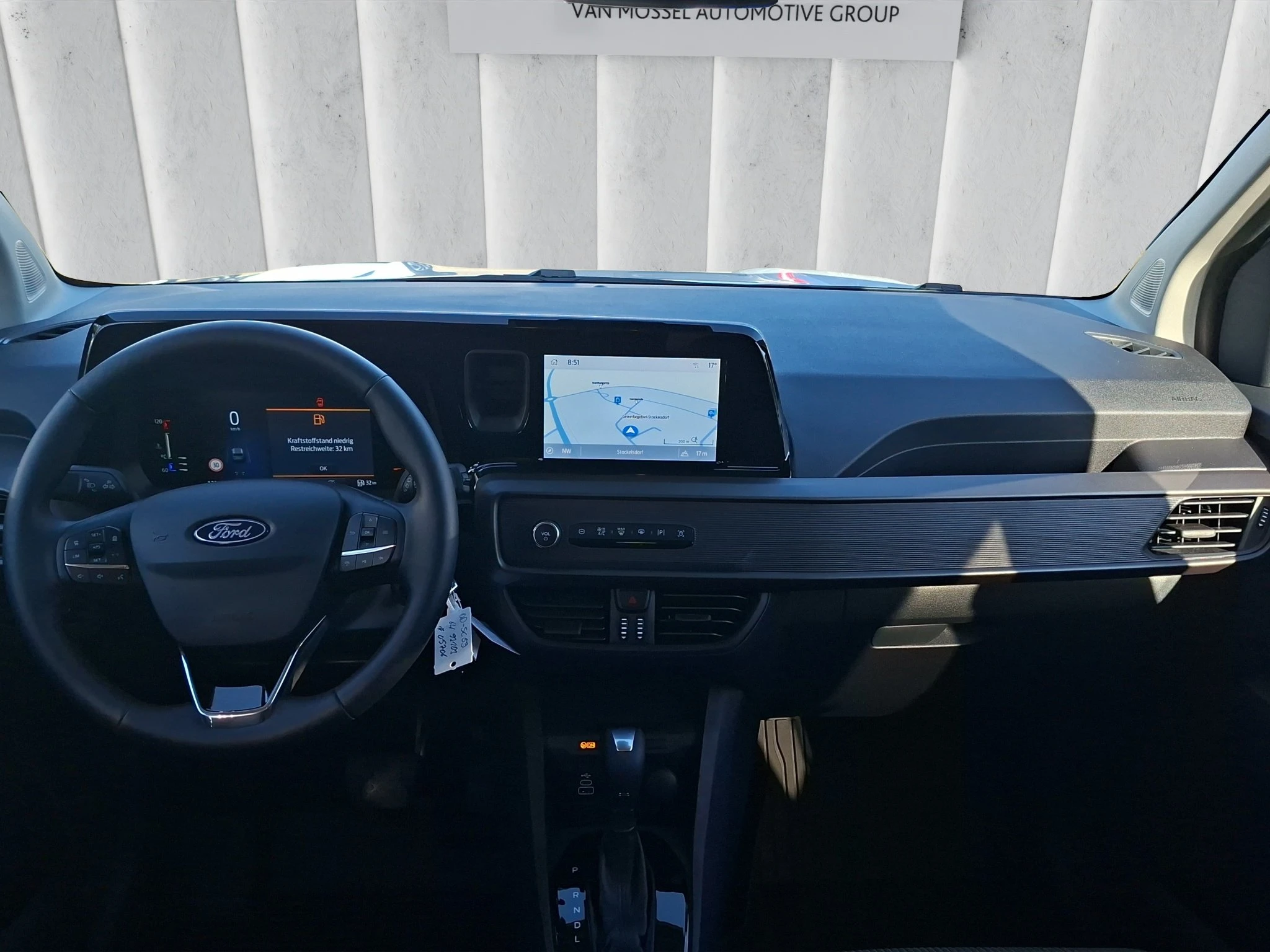 Ford-Tourneo Courier-image-11