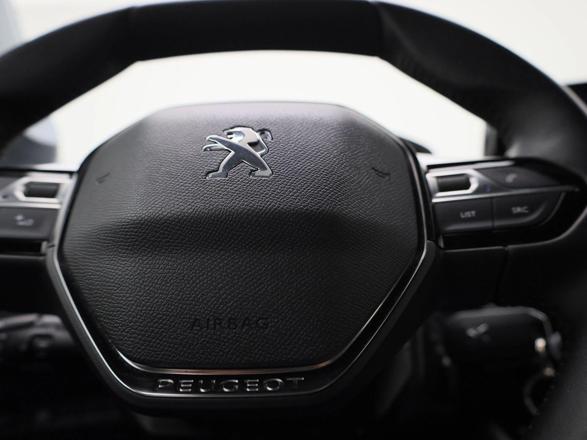 Peugeot-208-image-28