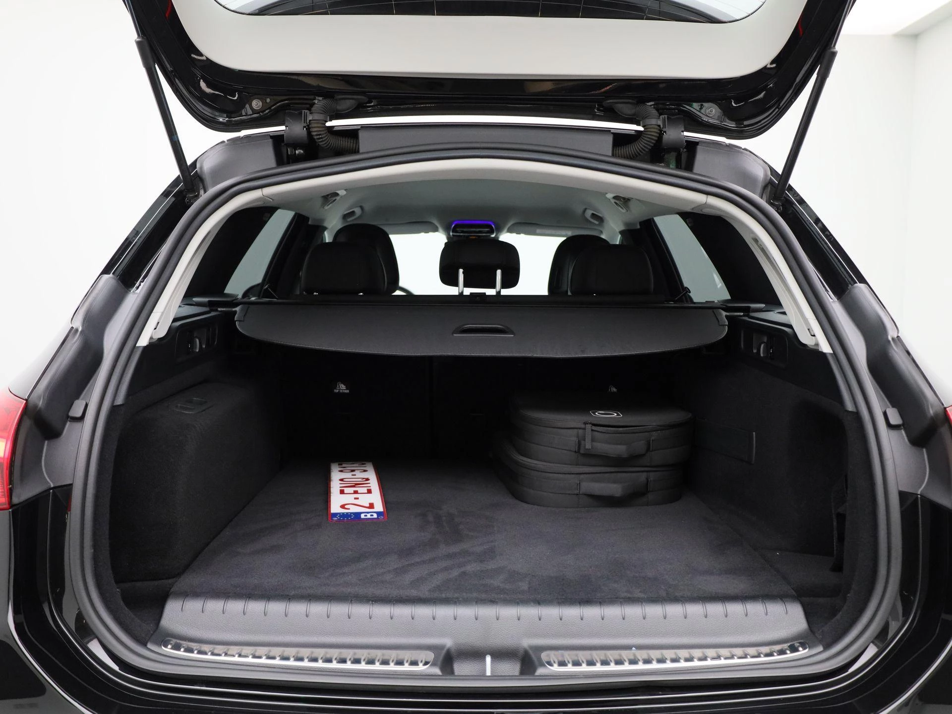Mercedes-Benz-C-Klasse-image-12