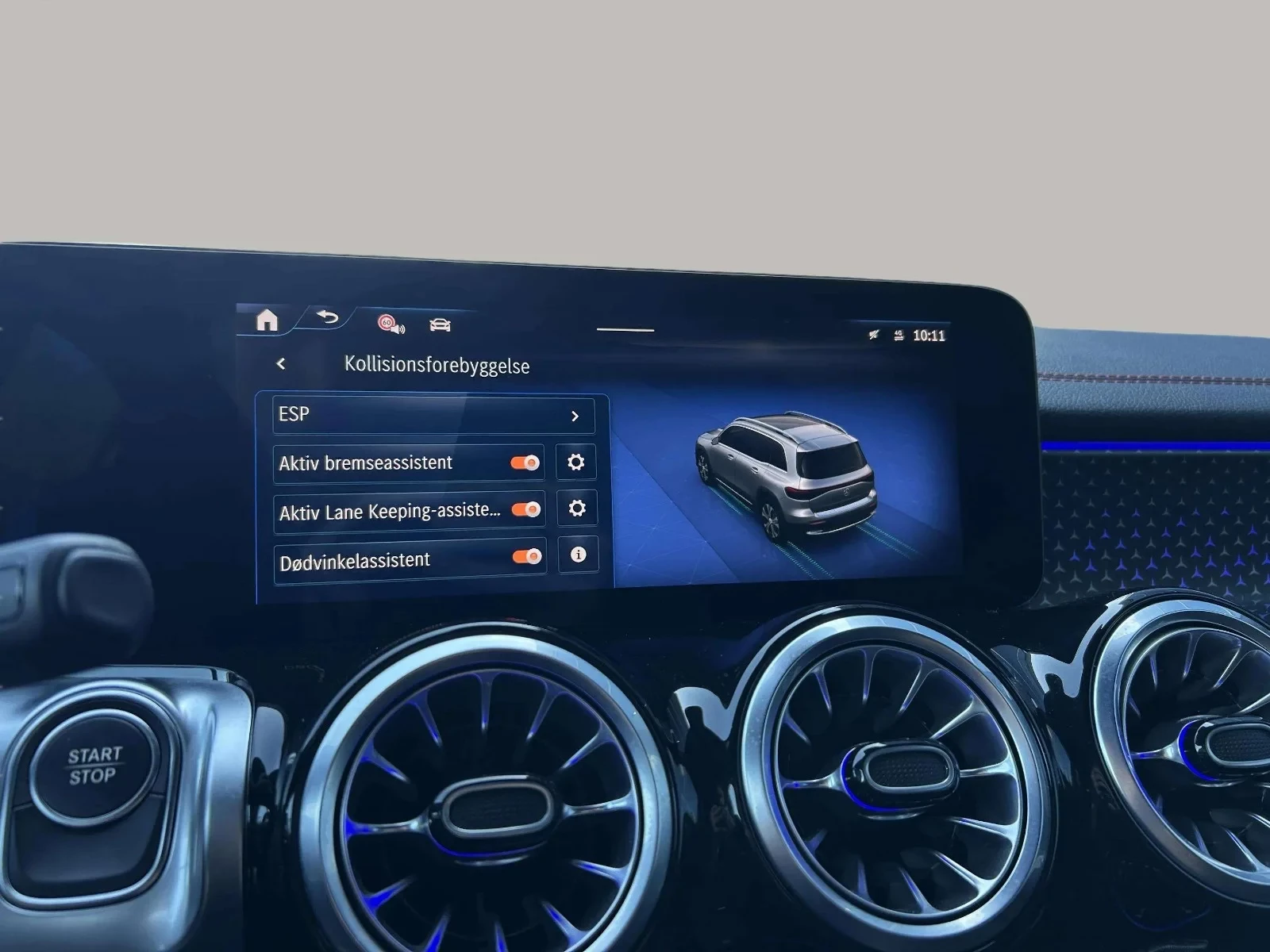 Mercedes-Benz-EQB-image-15