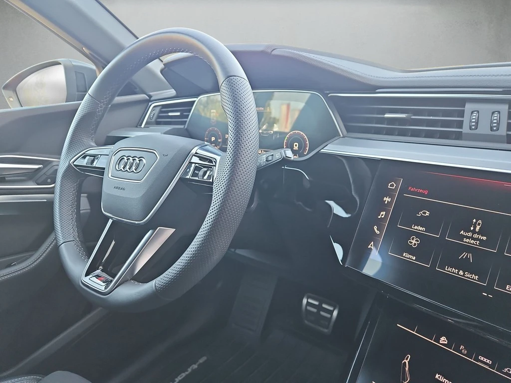 Audi-Q8 e-tron-image-7
