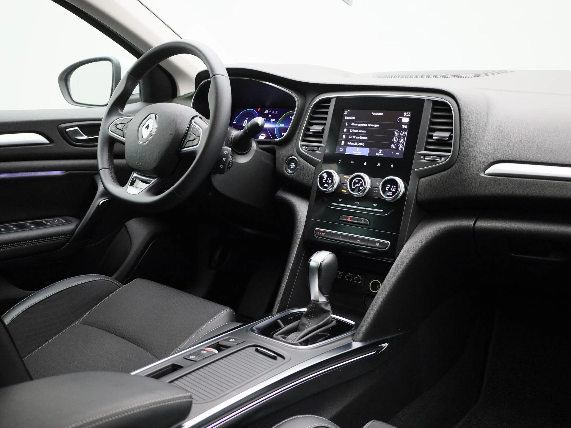 Renault-Mégane Estate-image-35
