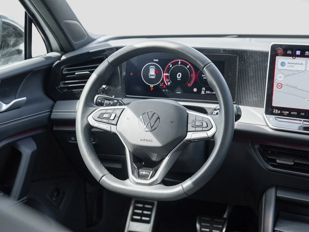 Volkswagen-Tiguan-image-12
