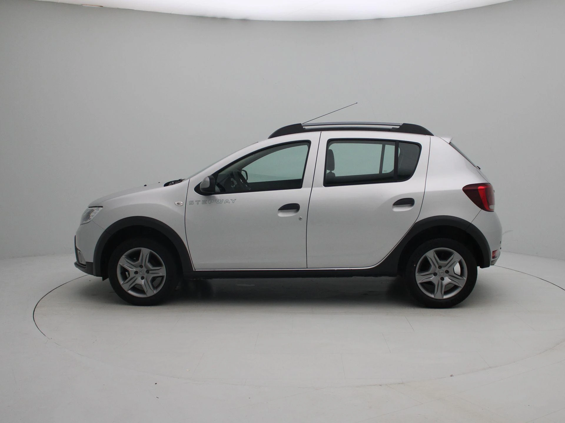 Dacia-Sandero Stepway-image-3