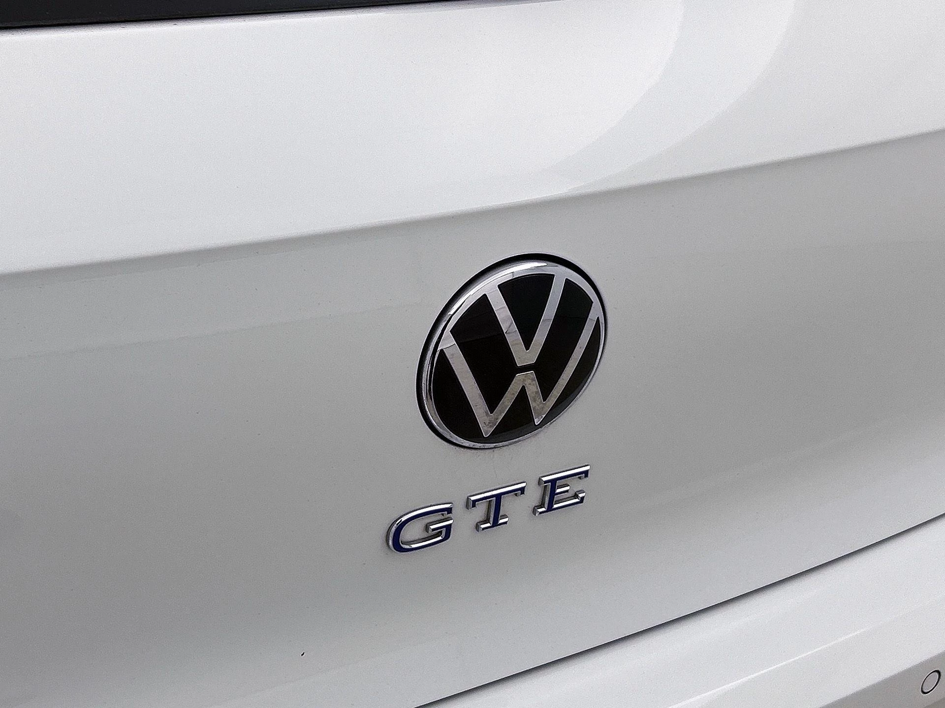 Volkswagen-Golf-image-13