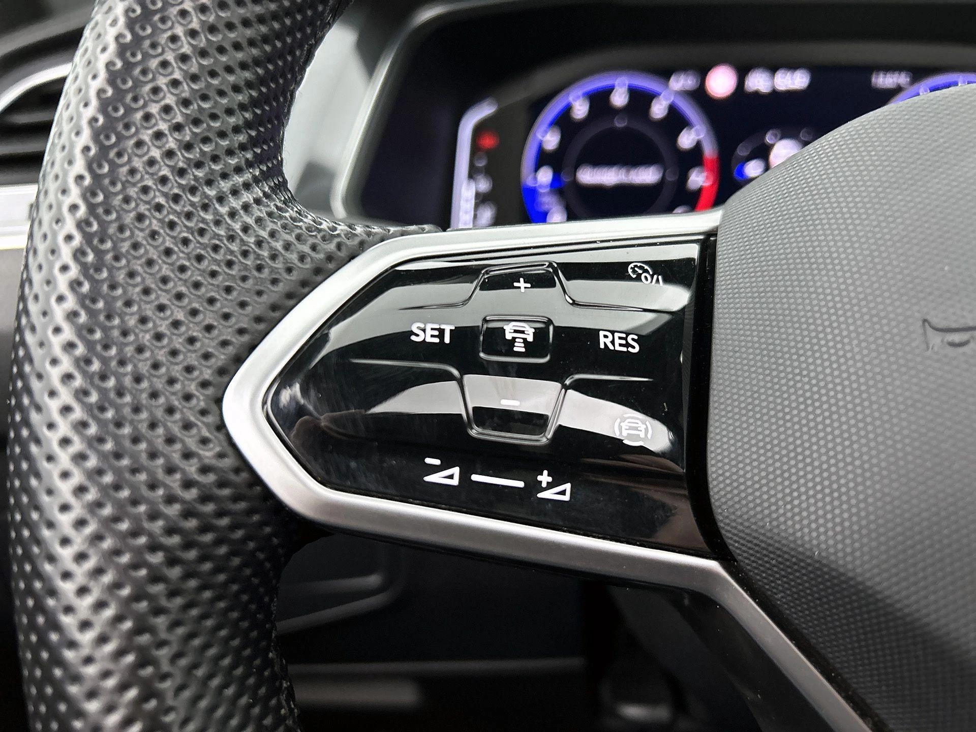 Volkswagen-Tiguan Allspace-image-5
