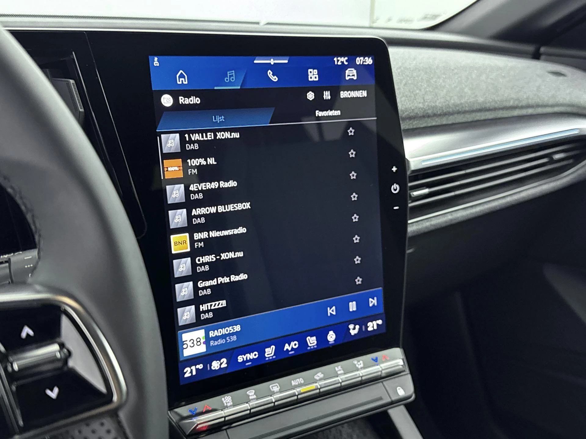 Renault-Megane E-Tech-image-6