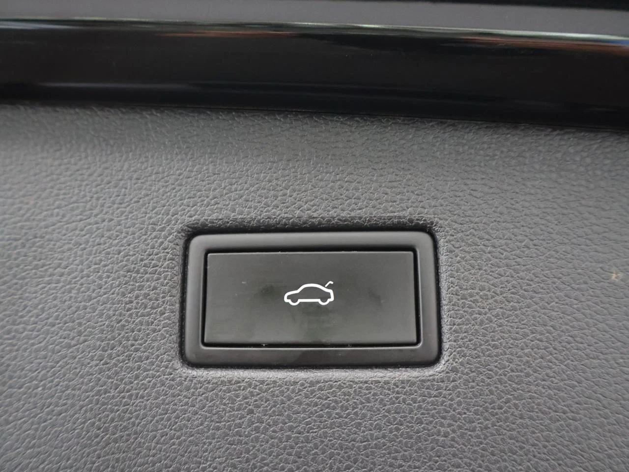 Volkswagen-Tiguan-image-24