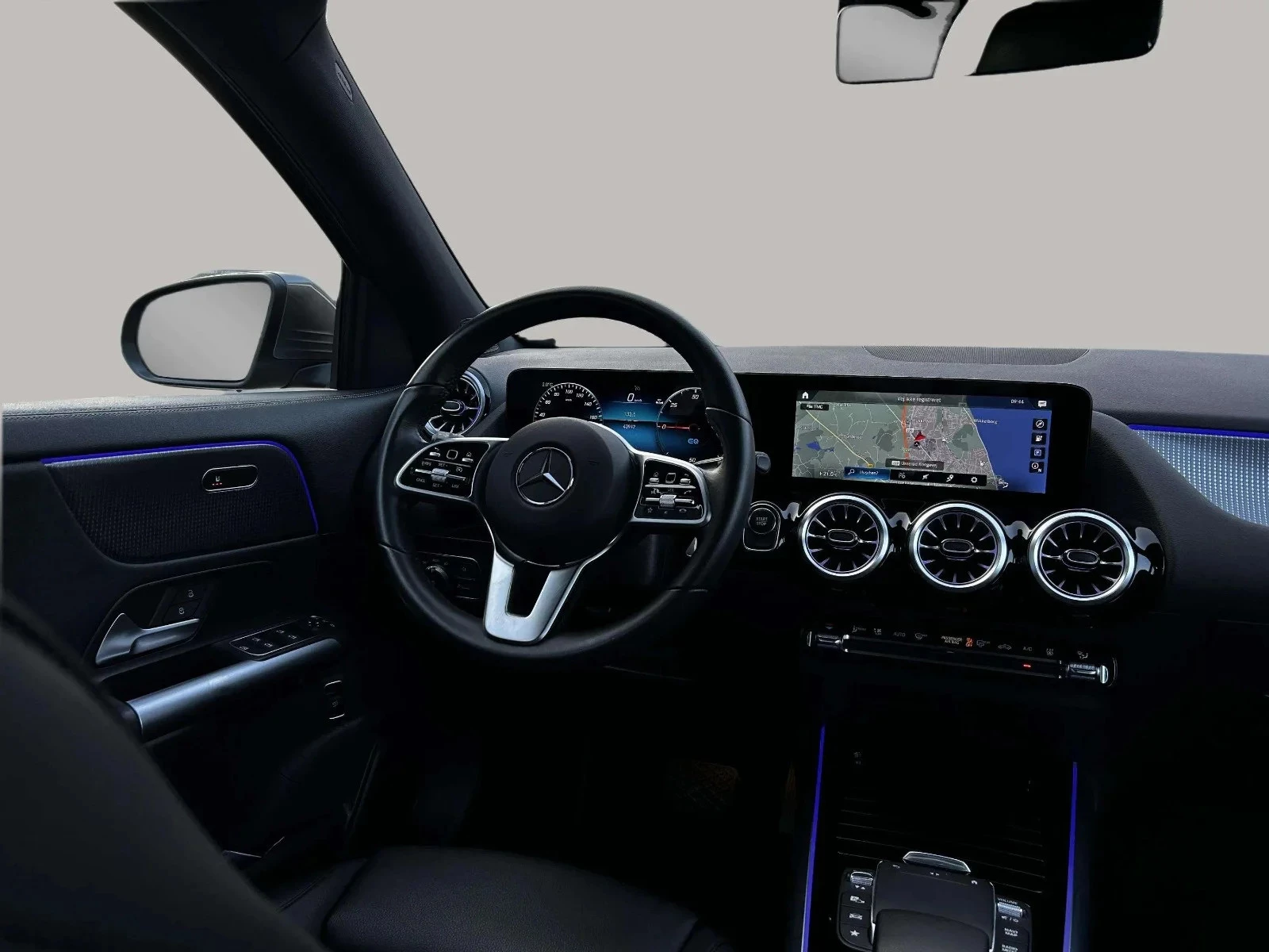 Mercedes-Benz-EQA-image-14