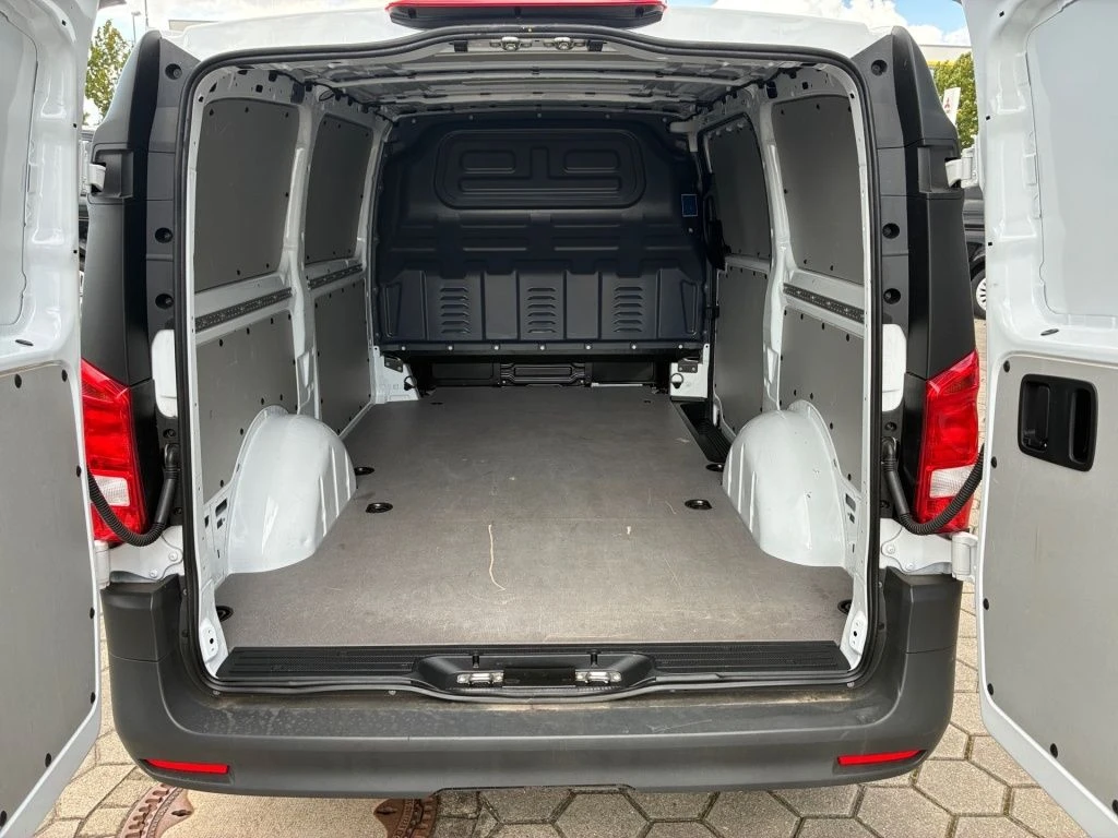 Mercedes-Benz-Vito 116-image-13