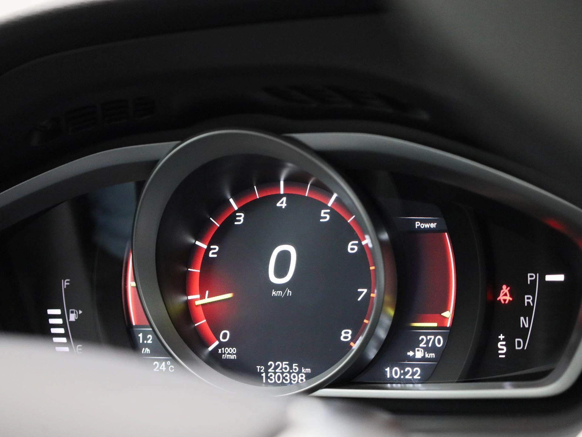 Volvo-V40-image-23