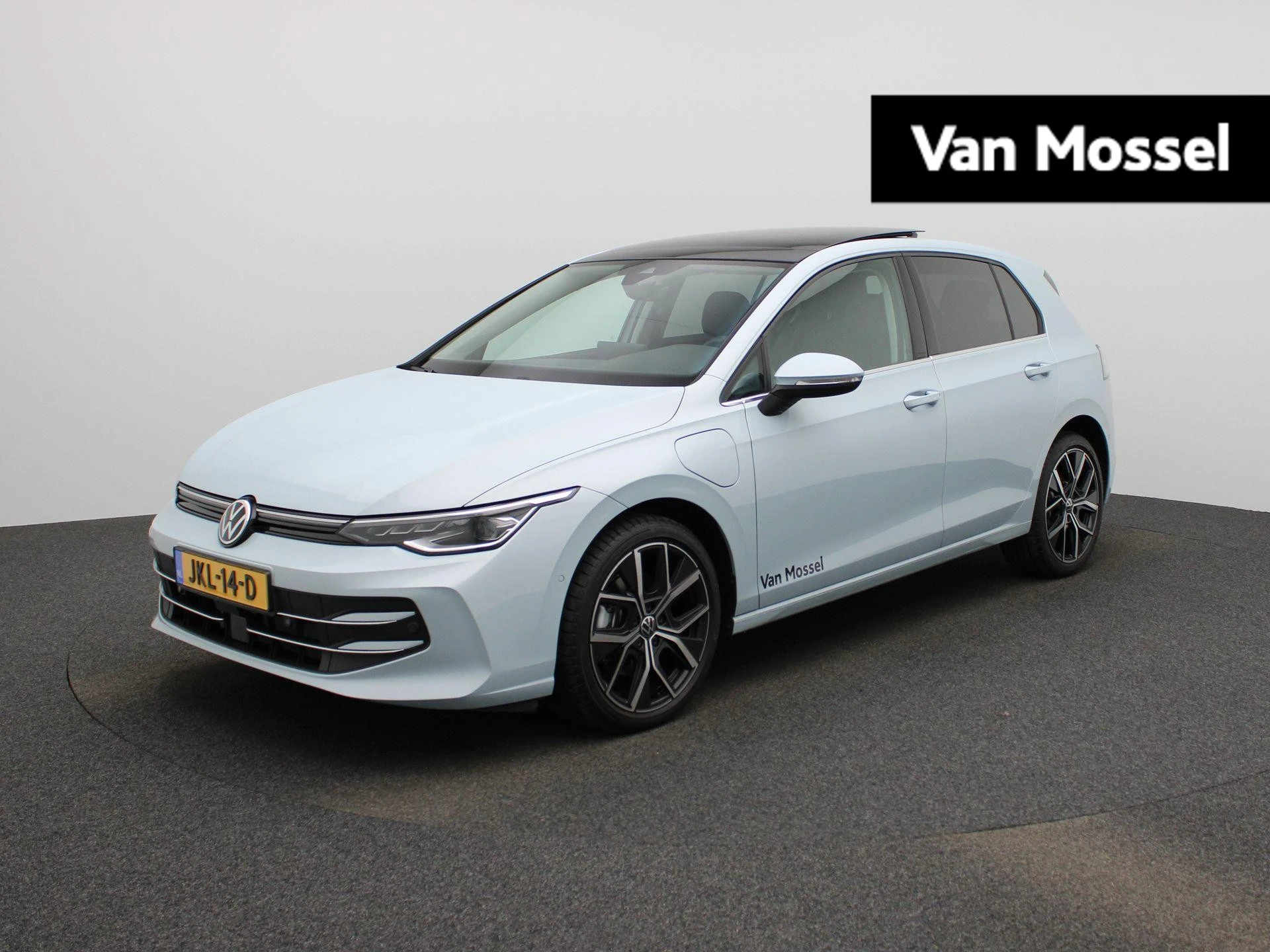 Volkswagen-Golf-image-0