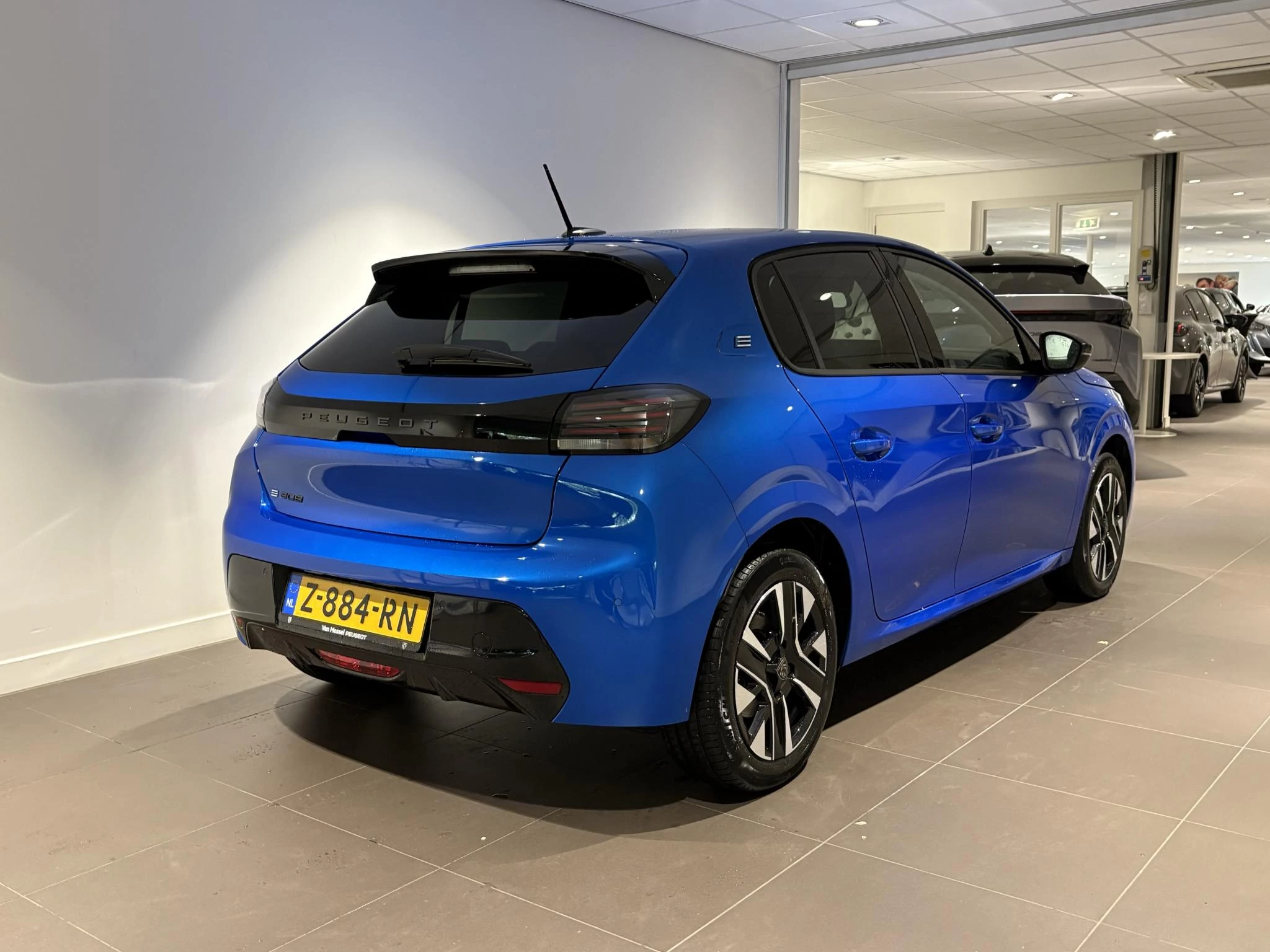 Peugeot-e-208-image-3