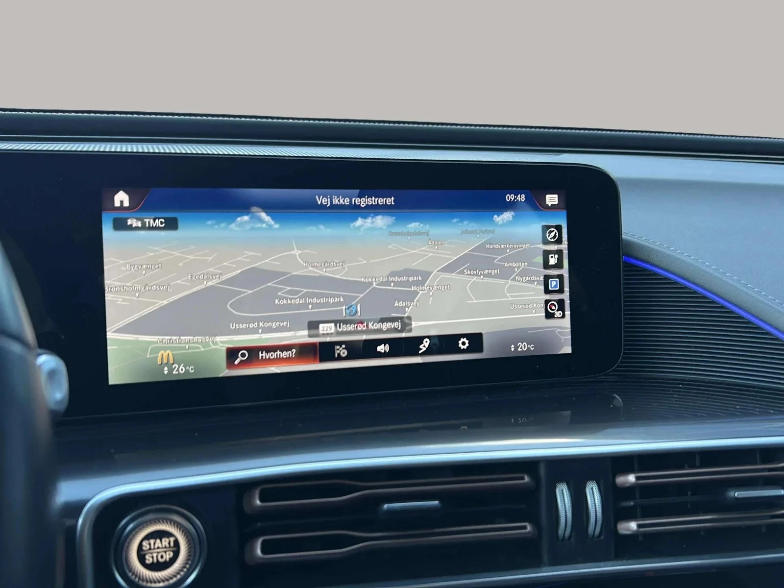 Mercedes-Benz-EQC-image-16