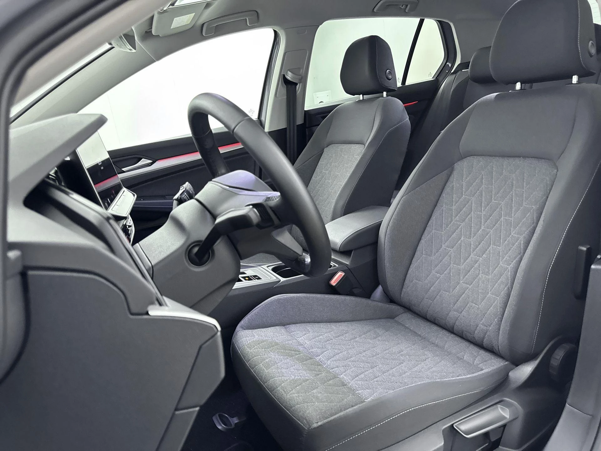 Volkswagen-Golf-image-9