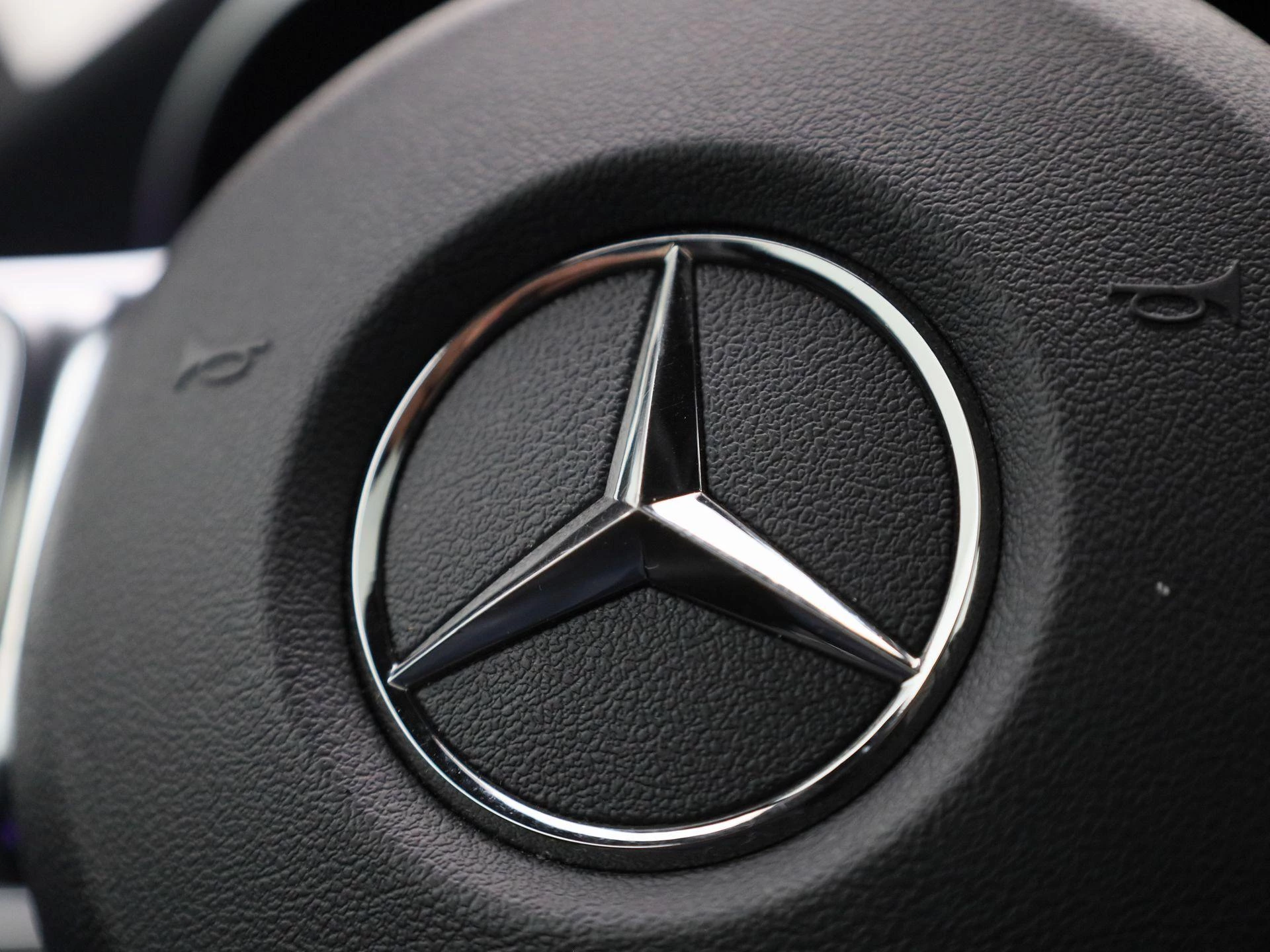 Mercedes-Benz-C-Klasse-image-32